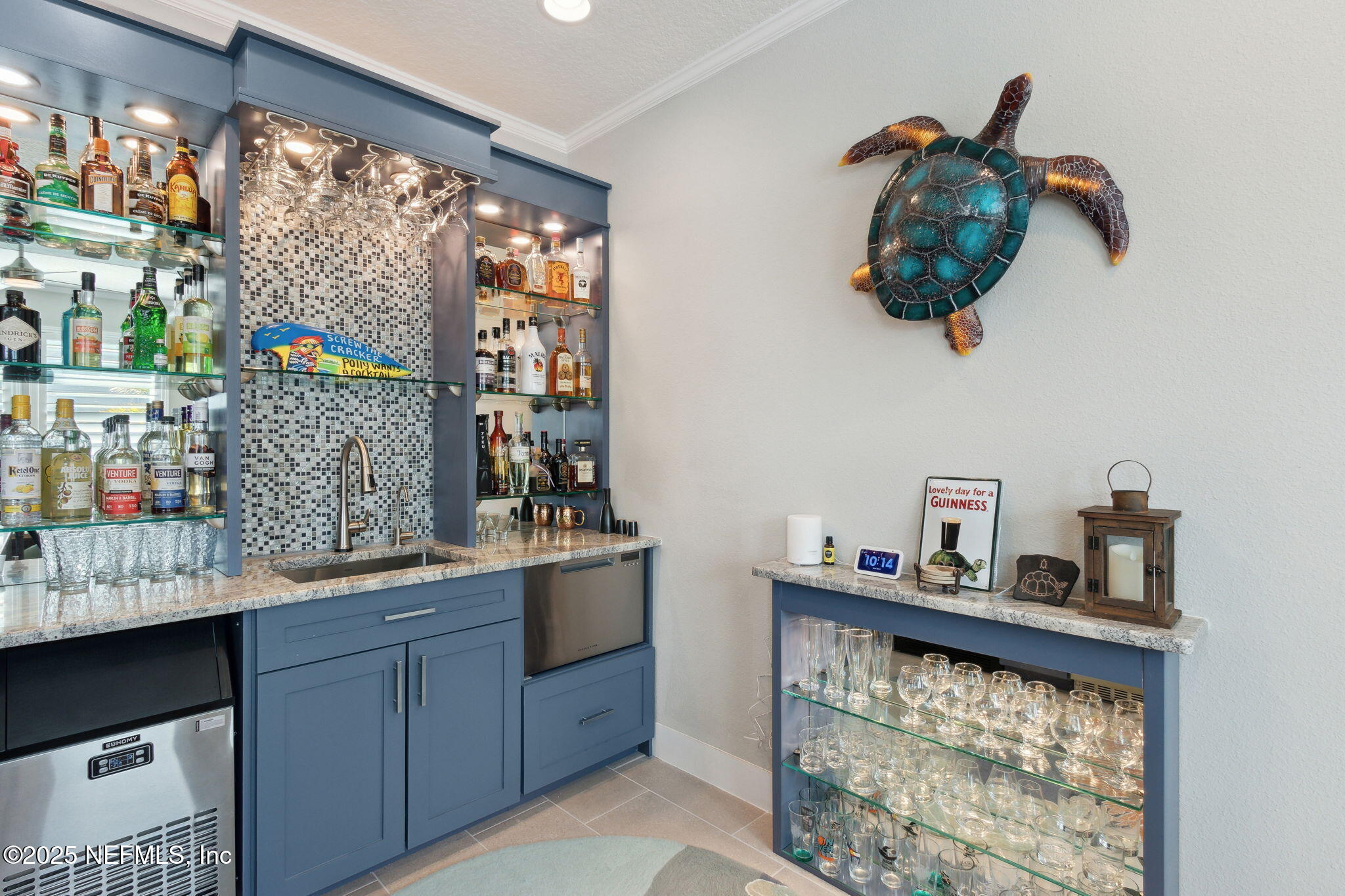 85377 FALL RIVER Parkway