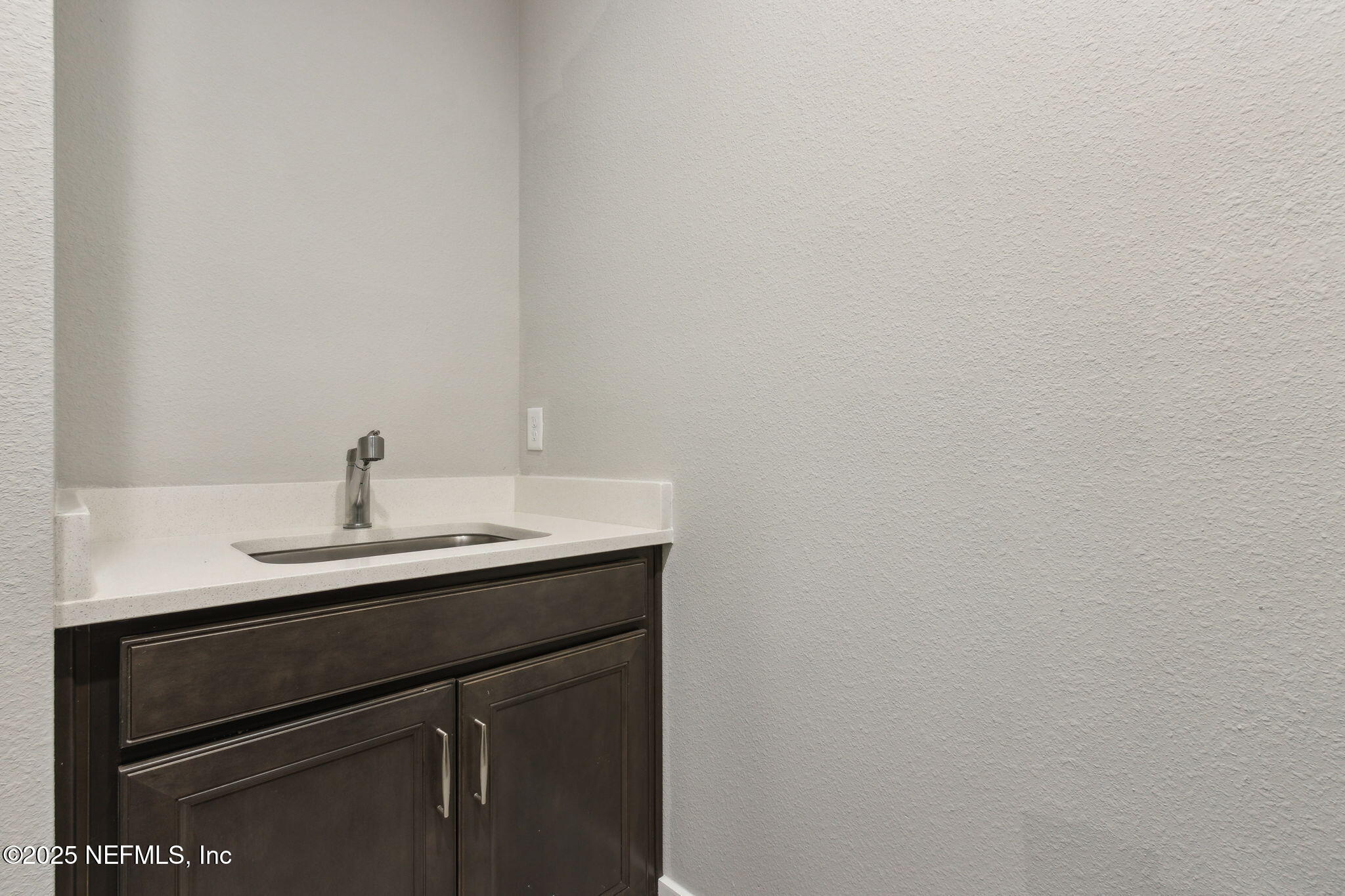 85377 FALL RIVER Parkway