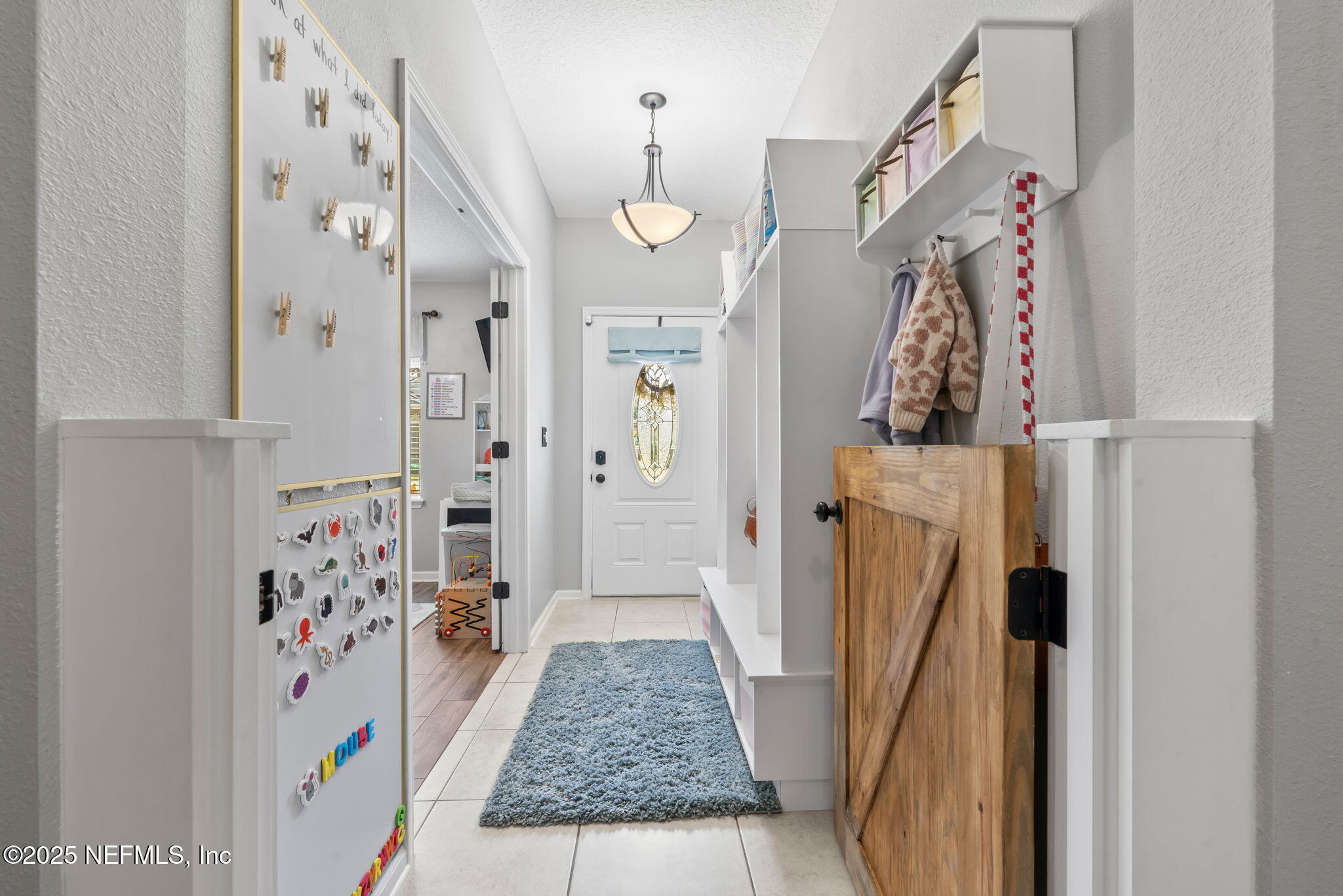 467 W NEW ENGLAND Drive