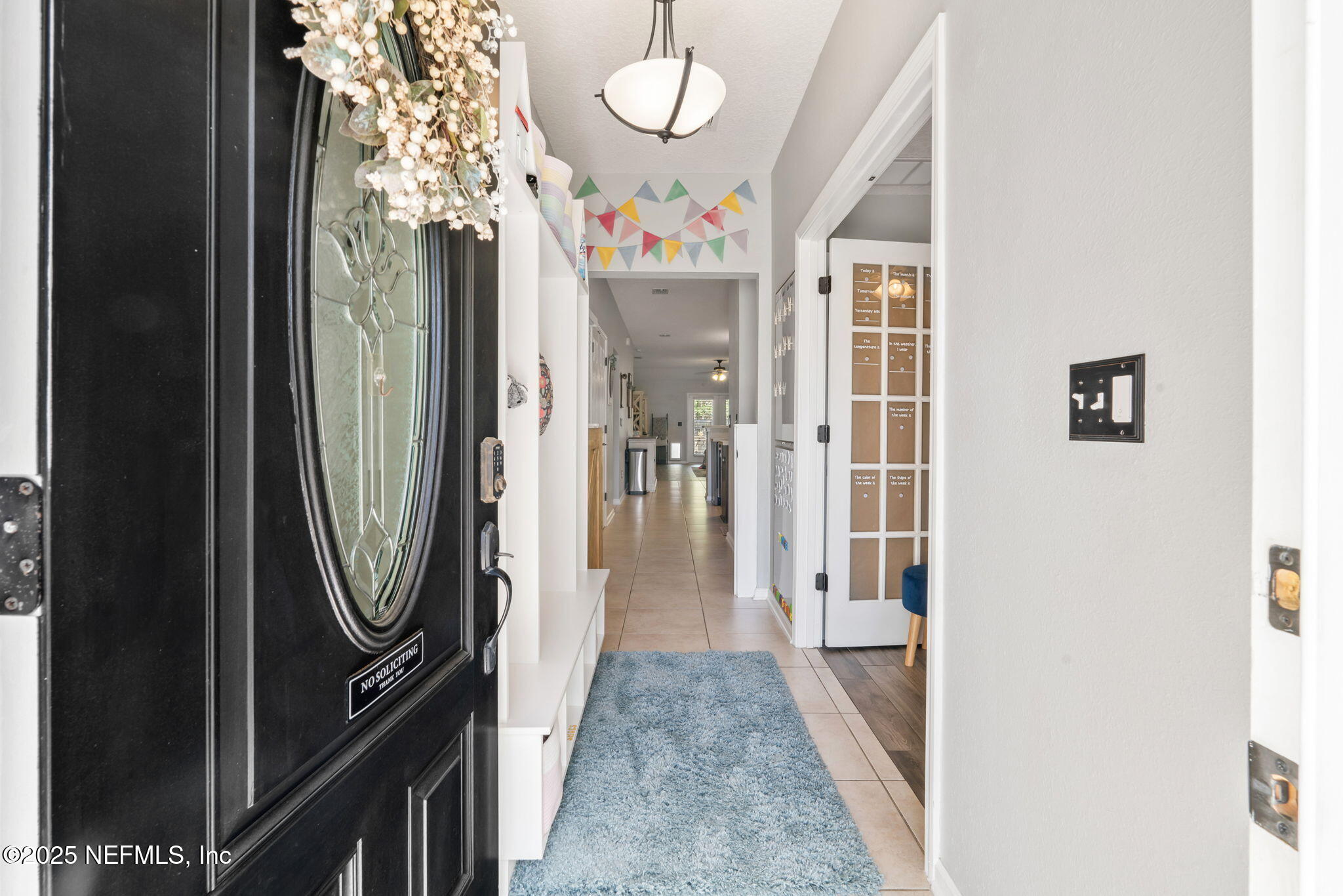 467 W NEW ENGLAND Drive