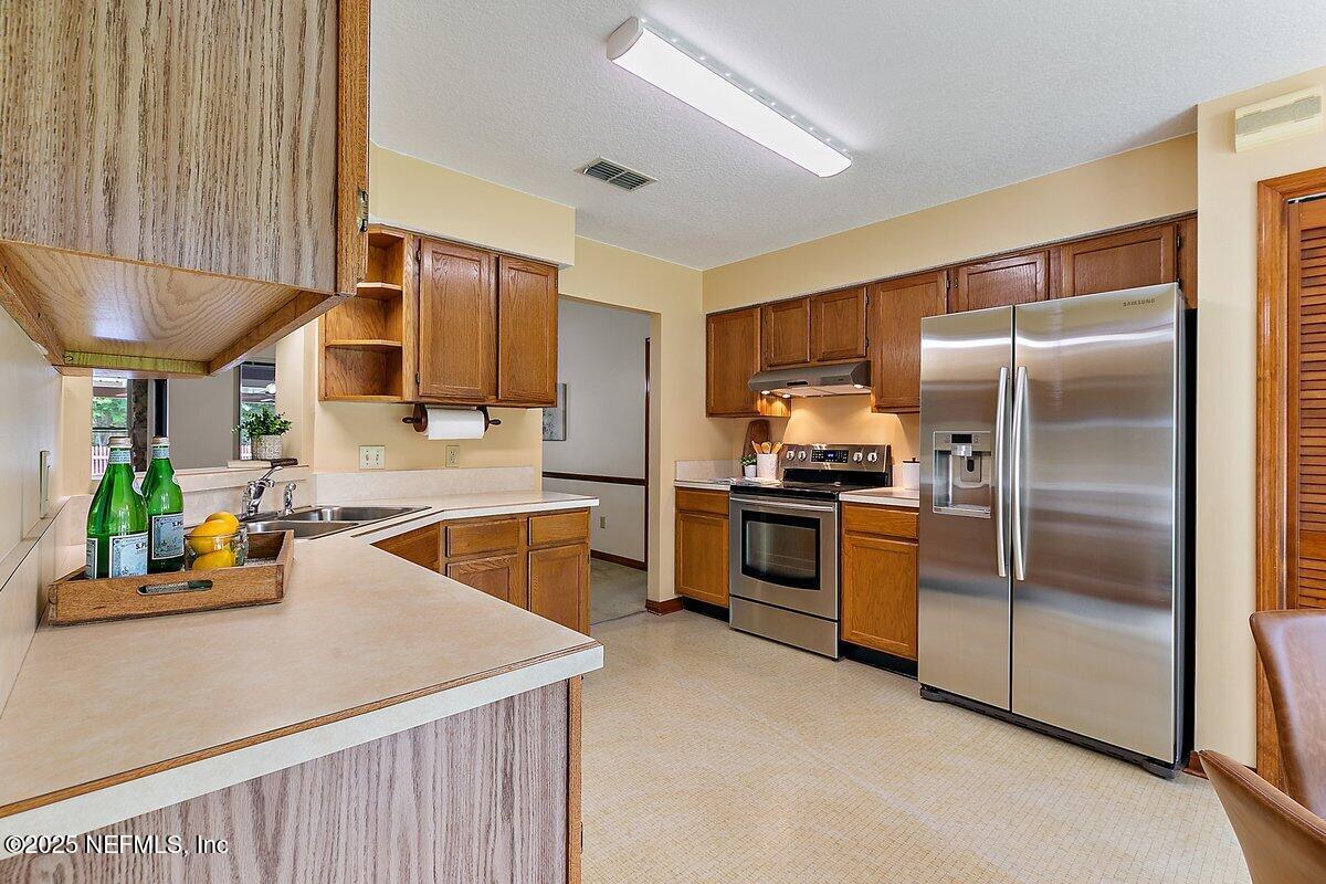 1240 MORNING DOVE Court, St. Johns