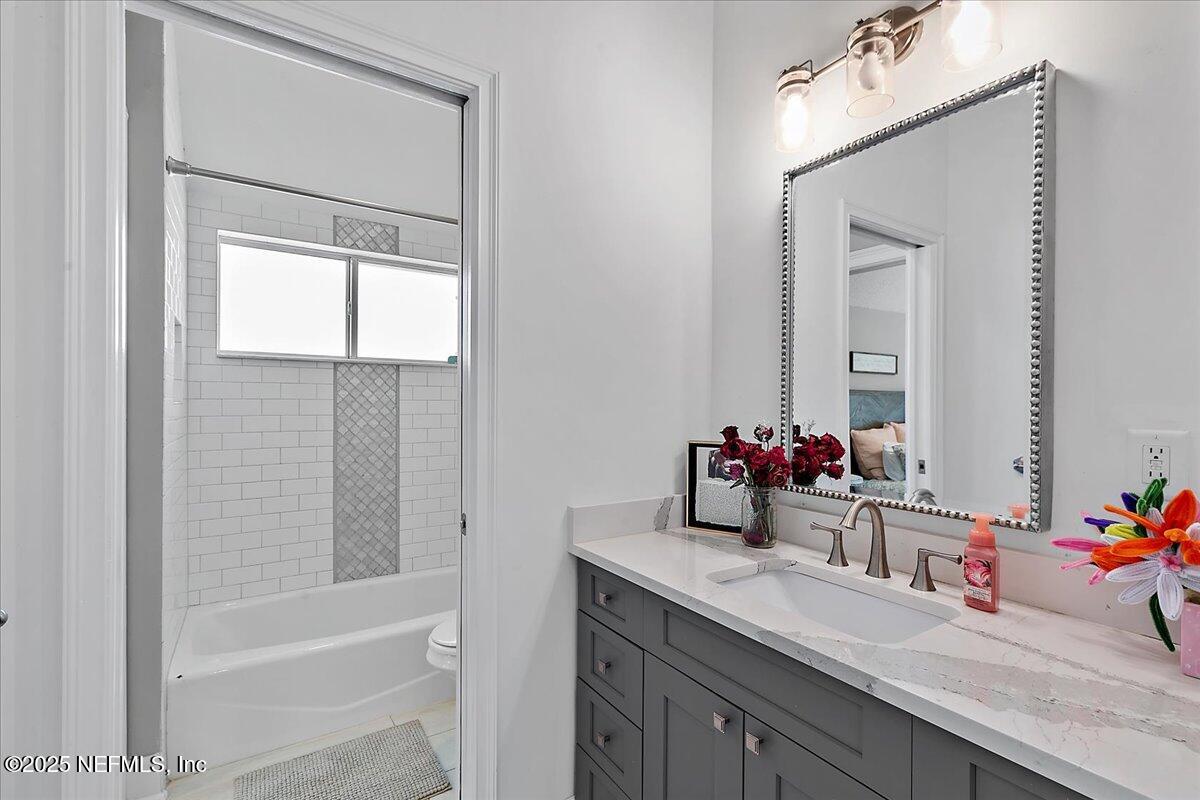 3315 BISHOP ESTATES ROAD Road