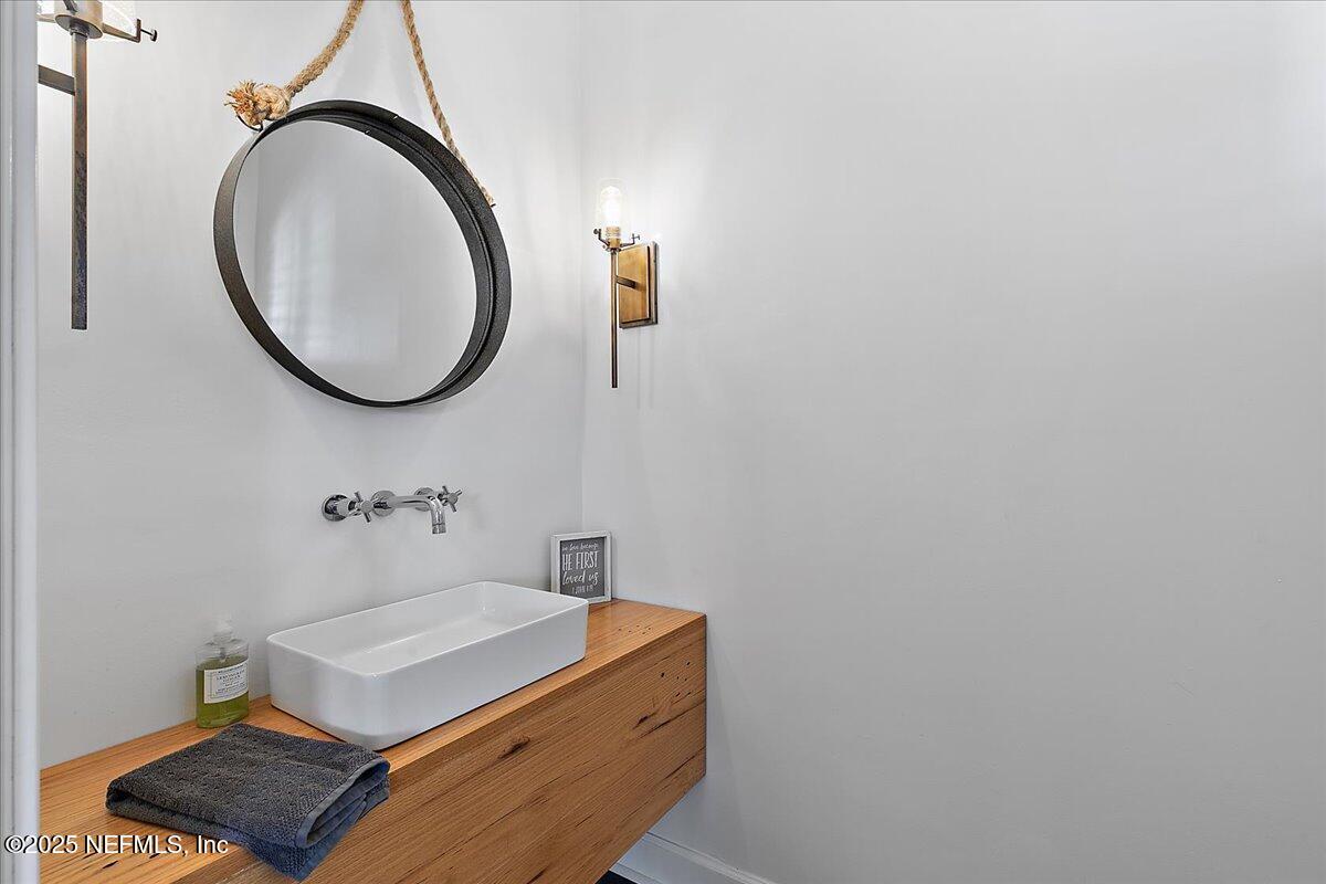 3315 BISHOP ESTATES ROAD Road