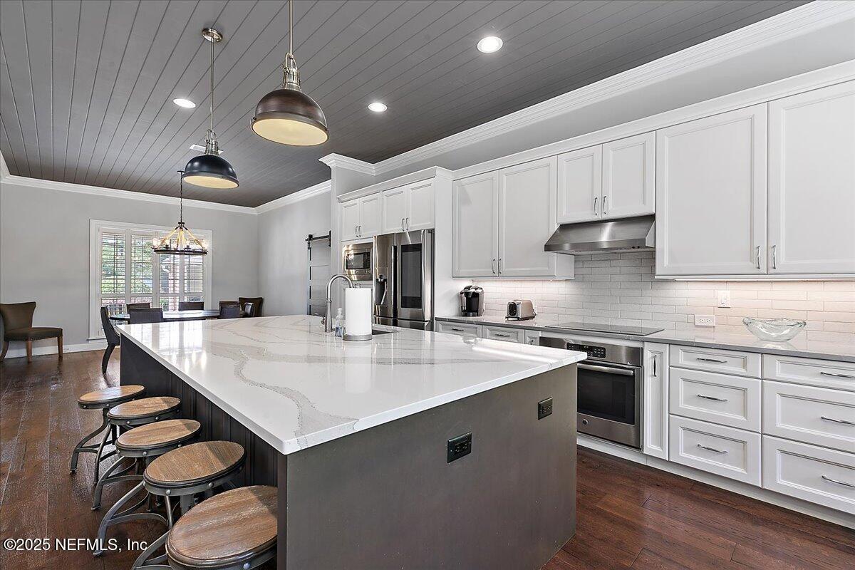 3315 BISHOP ESTATES ROAD Road