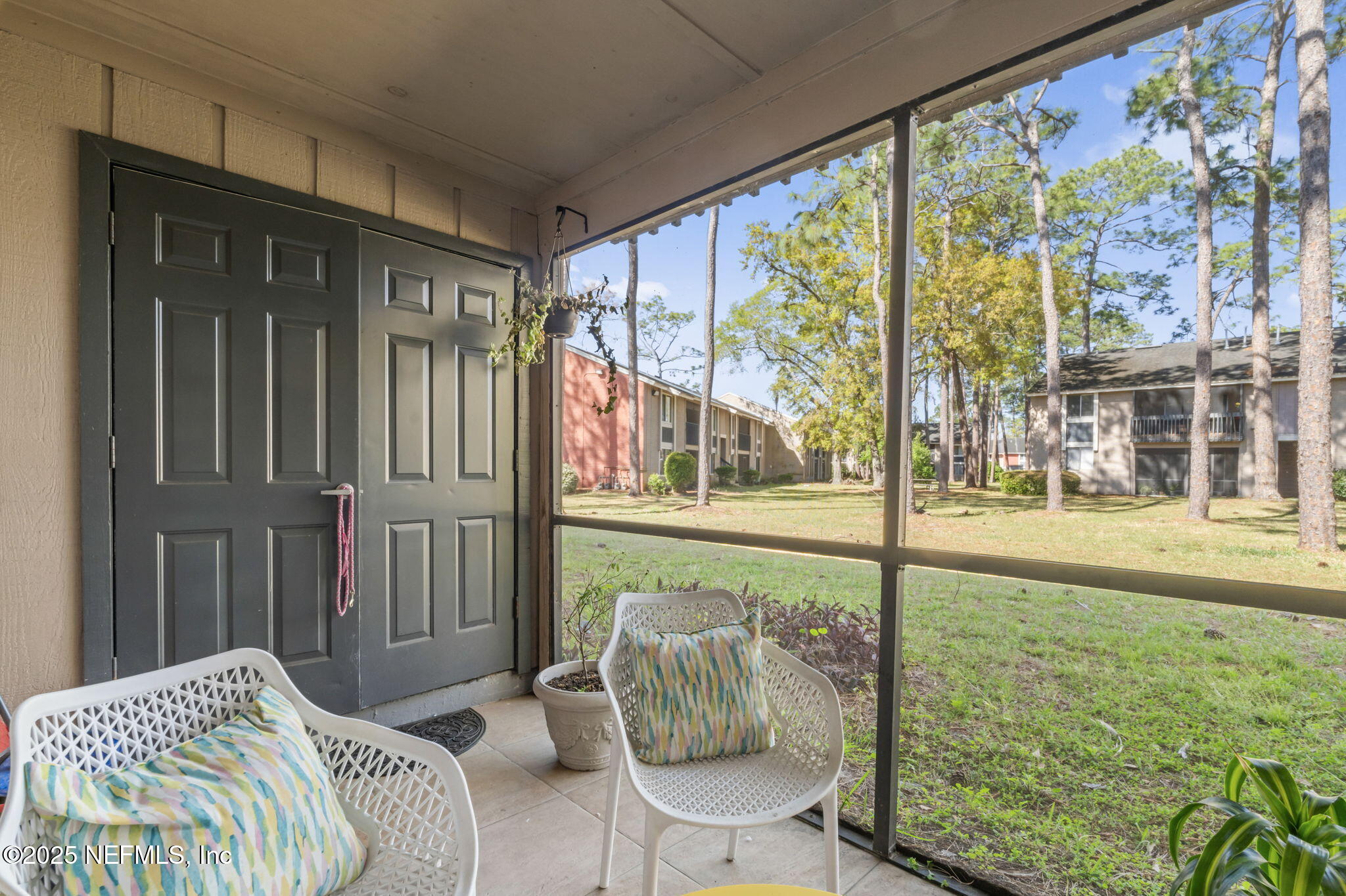 8880 OLD KINGS Road S, 21