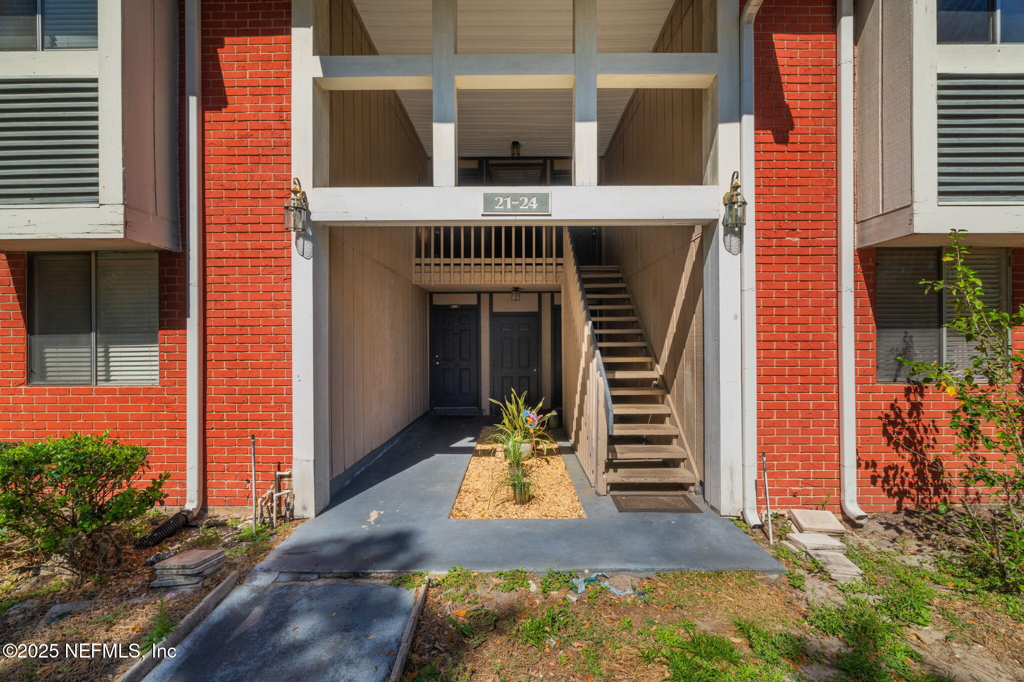 8880 OLD KINGS Road S, 21