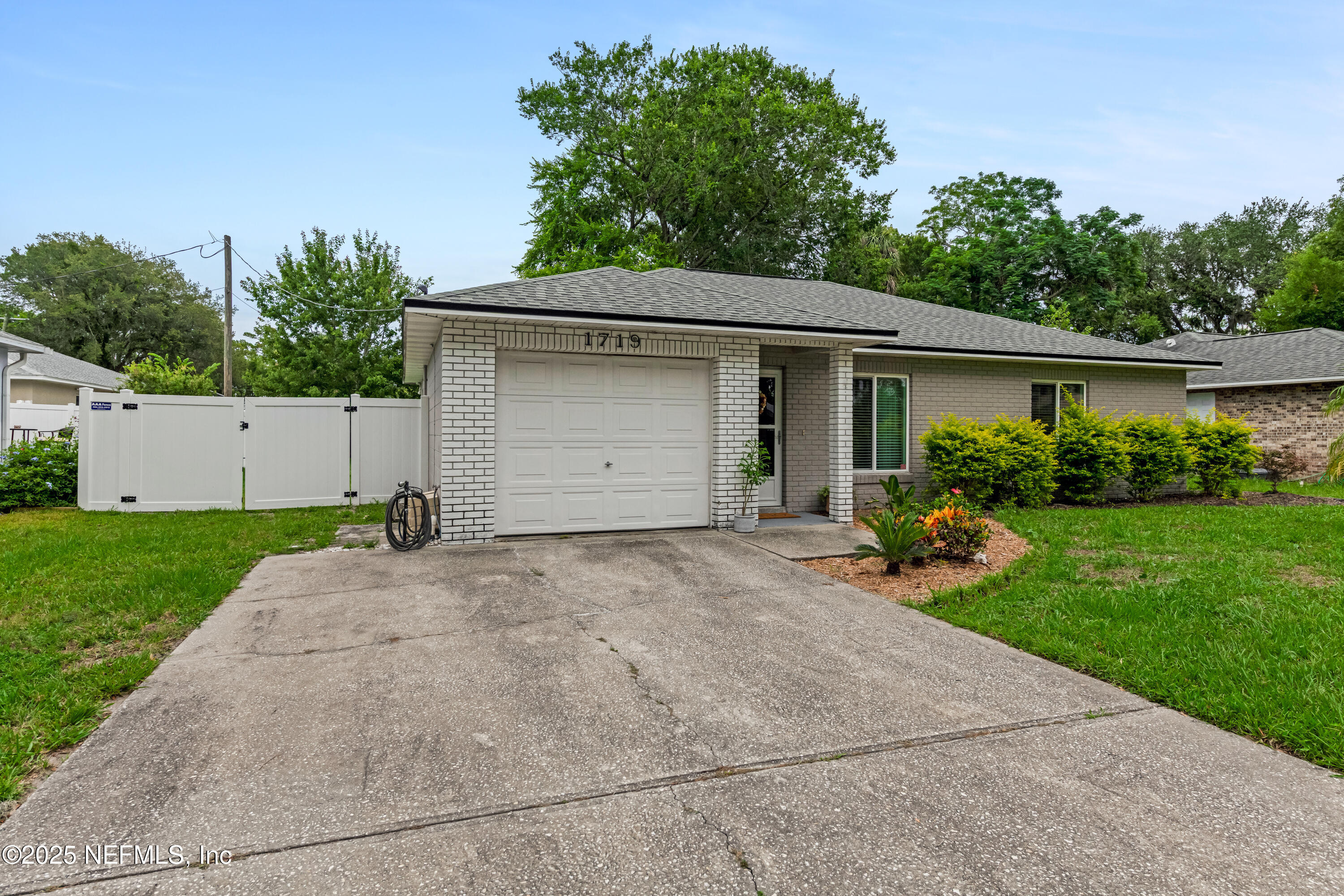 1719 ANNISTON Avenue