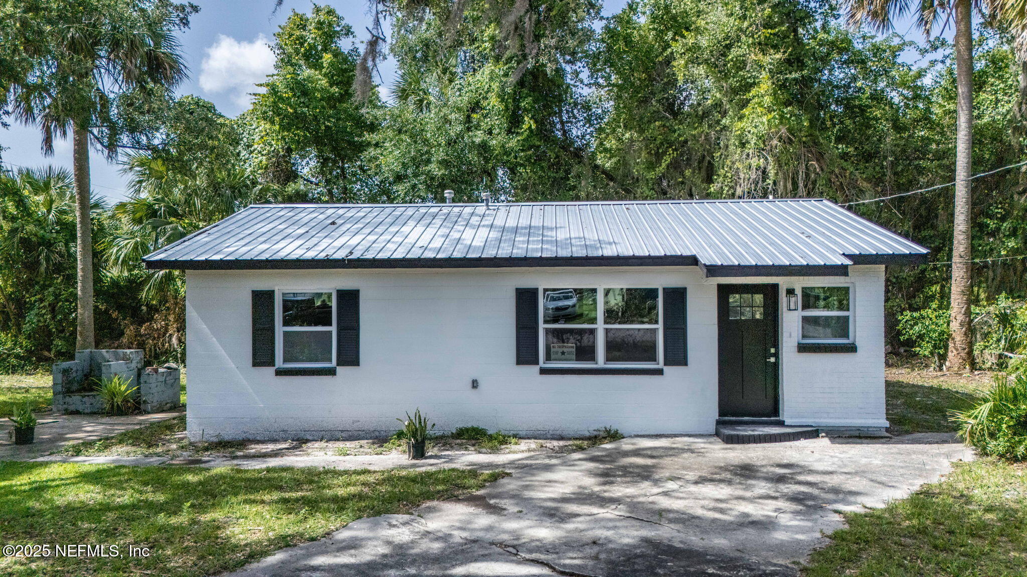 1701 WAPALAW Street