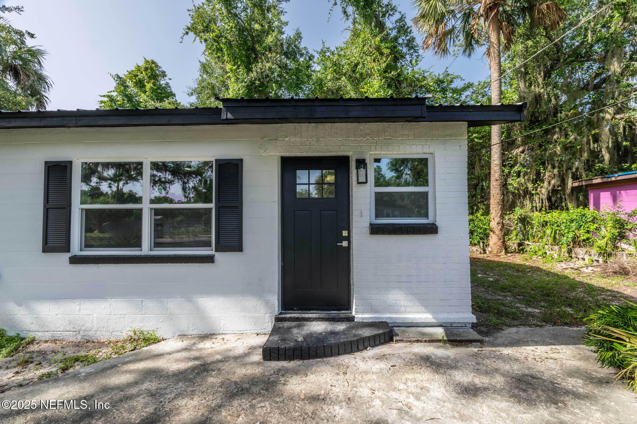 1701 WAPALAW Street
