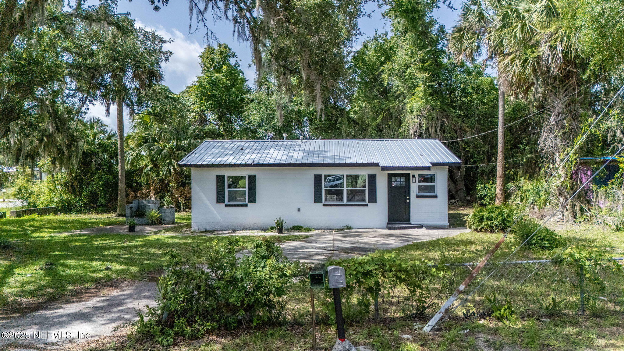 1701 WAPALAW Street
