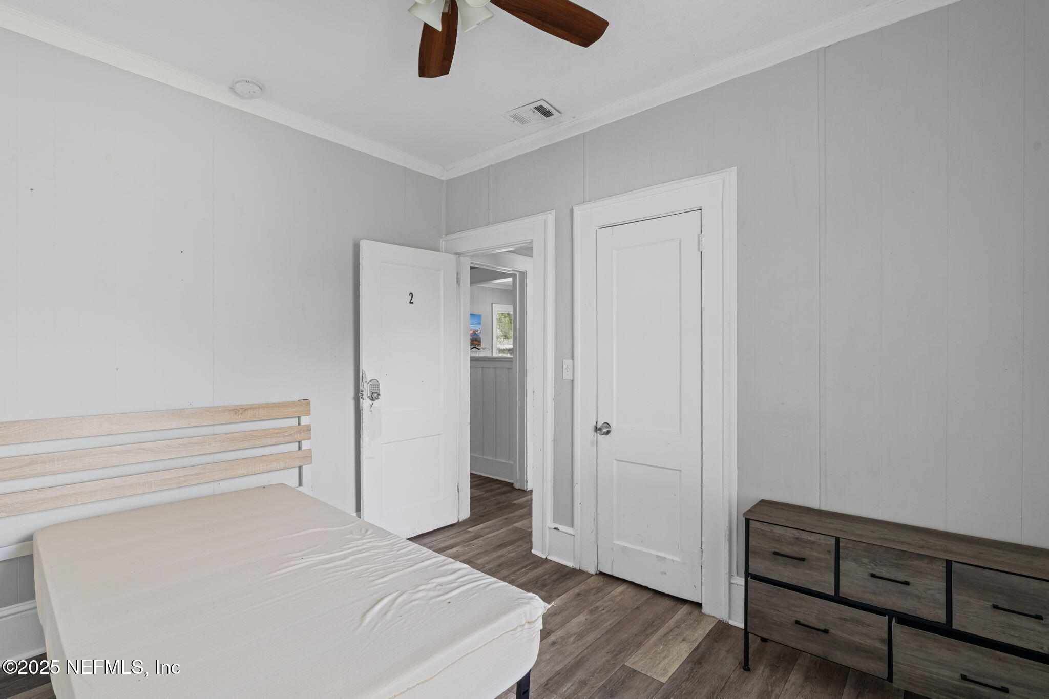 206 W 16th Street