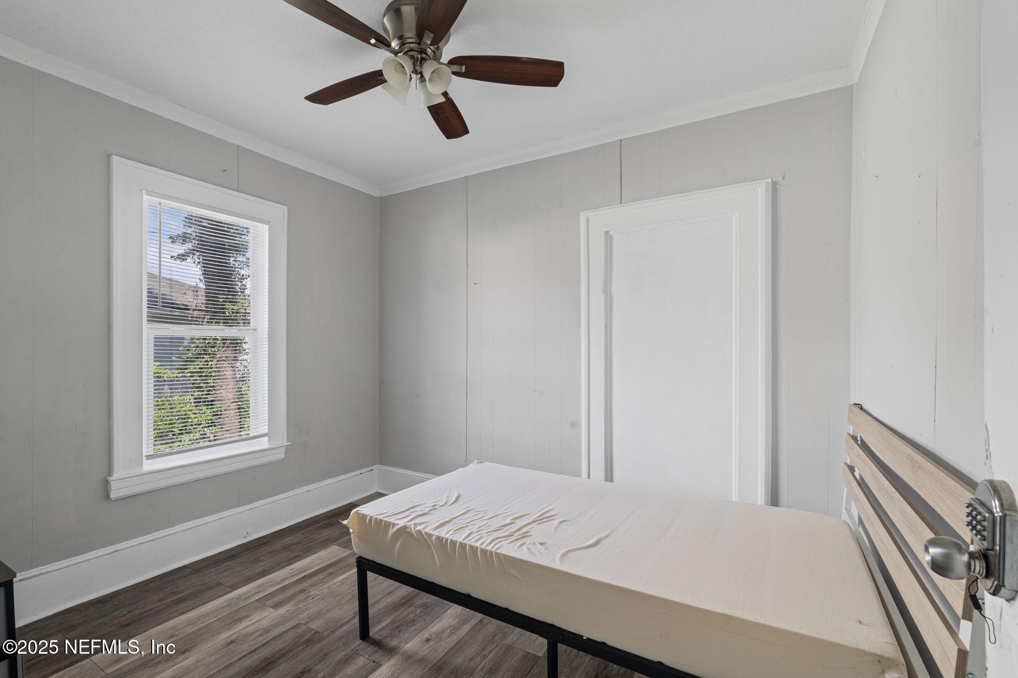 206 W 16th Street