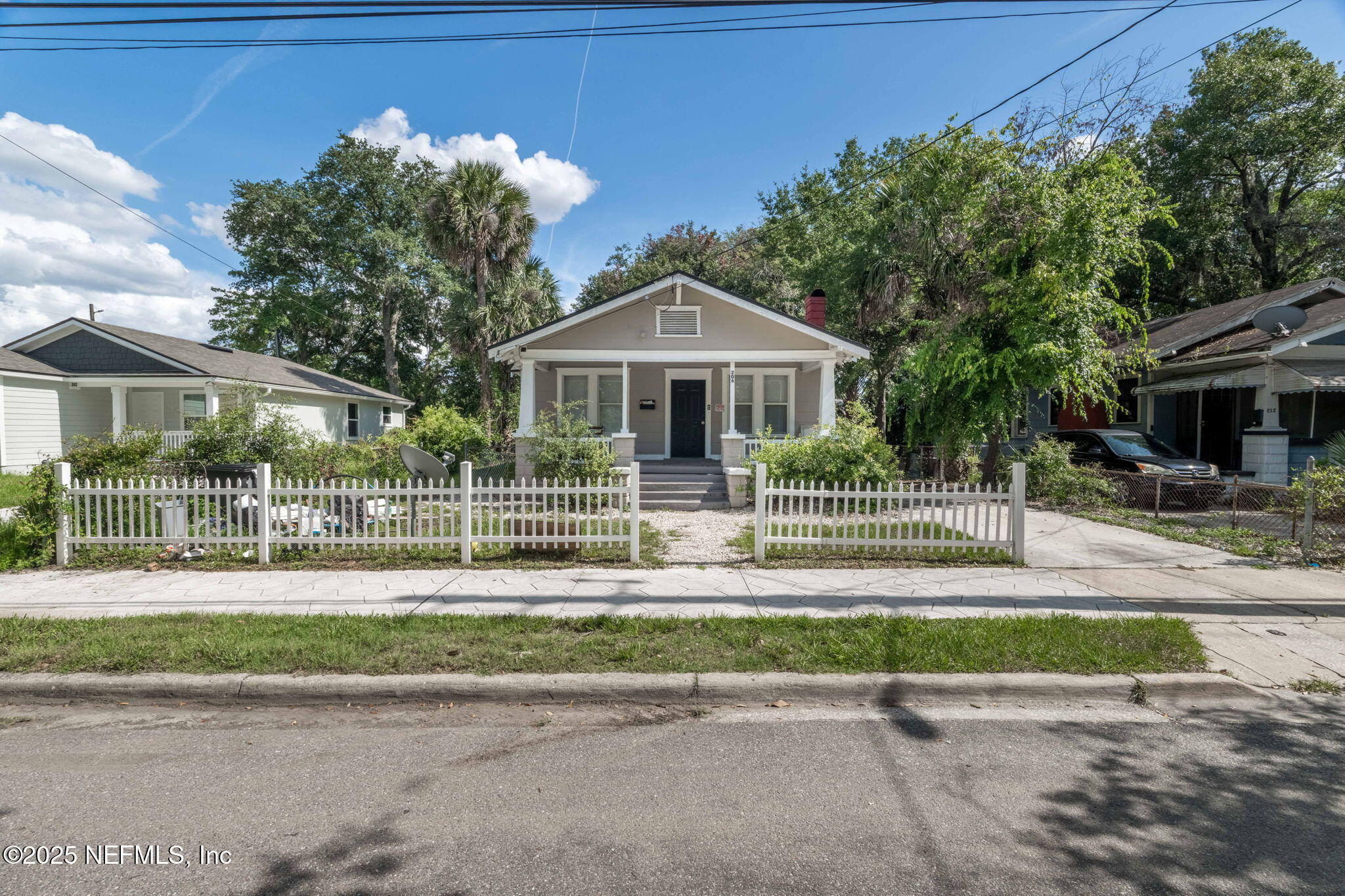 206 W 16th Street