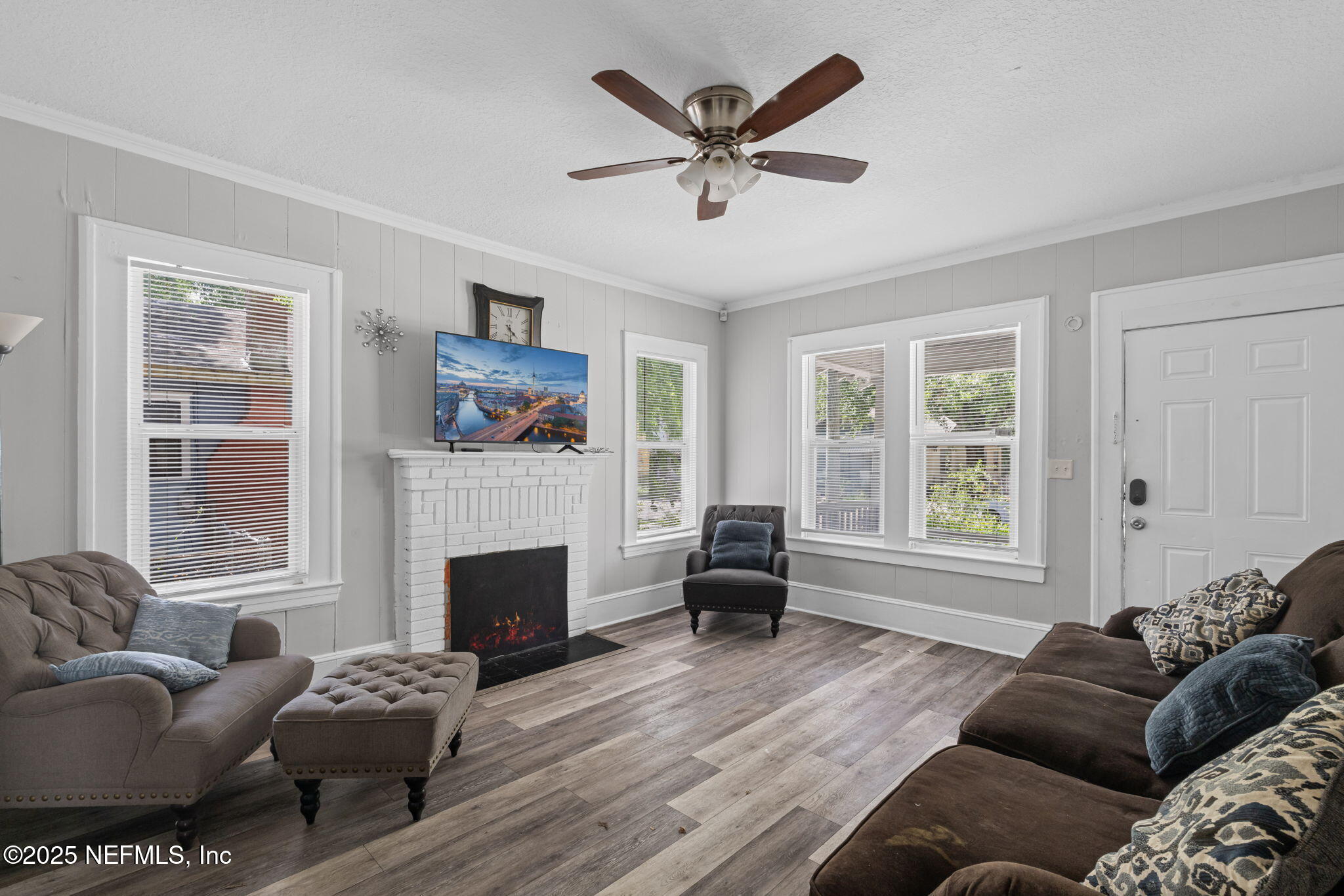 206 W 16th Street