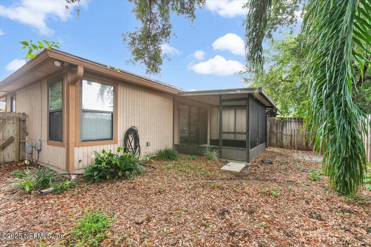 2324 IRONSTONE Drive E