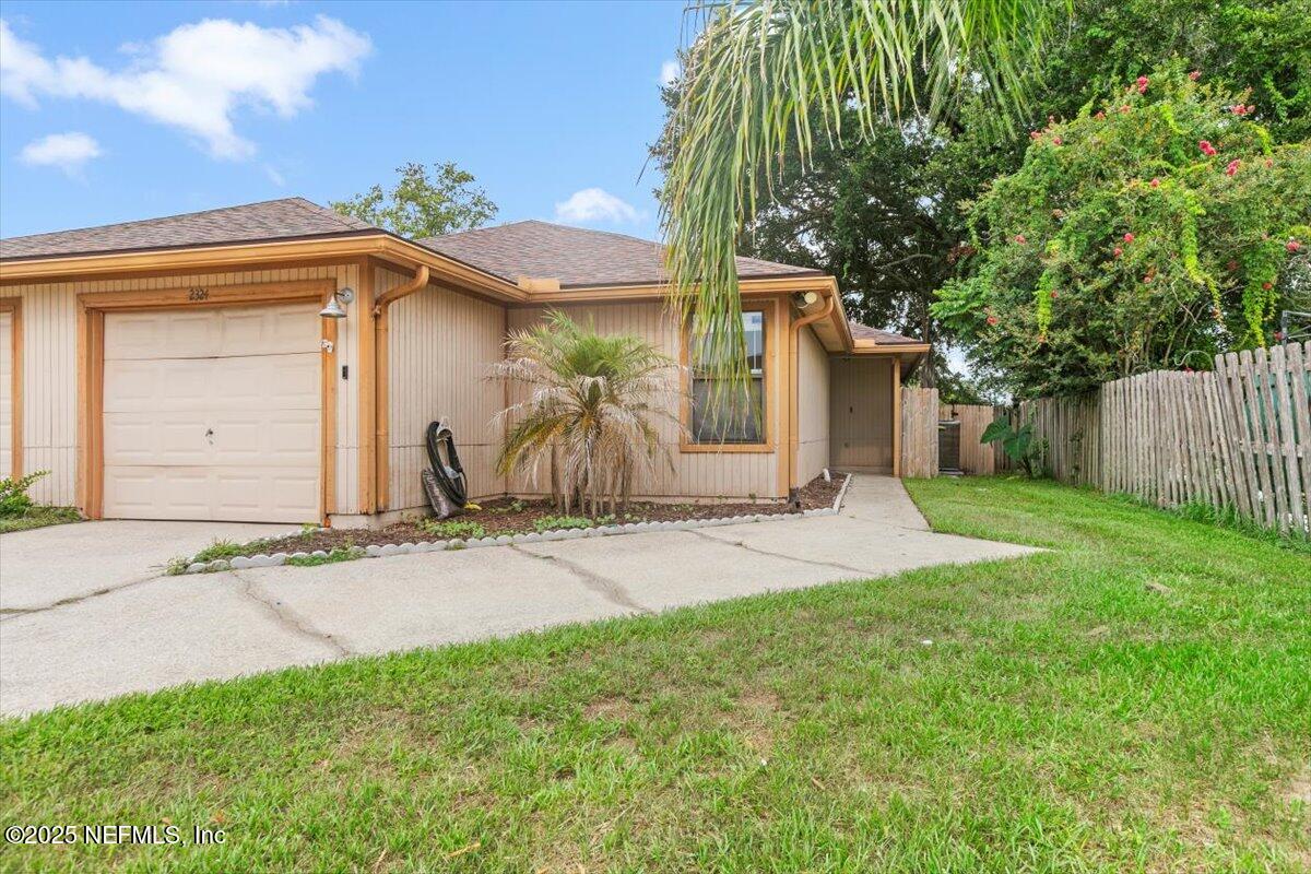 2324 IRONSTONE Drive E