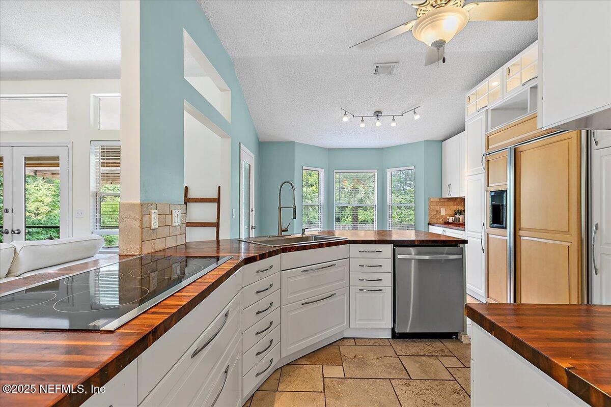 2077 BRIGHTON BAY Trail