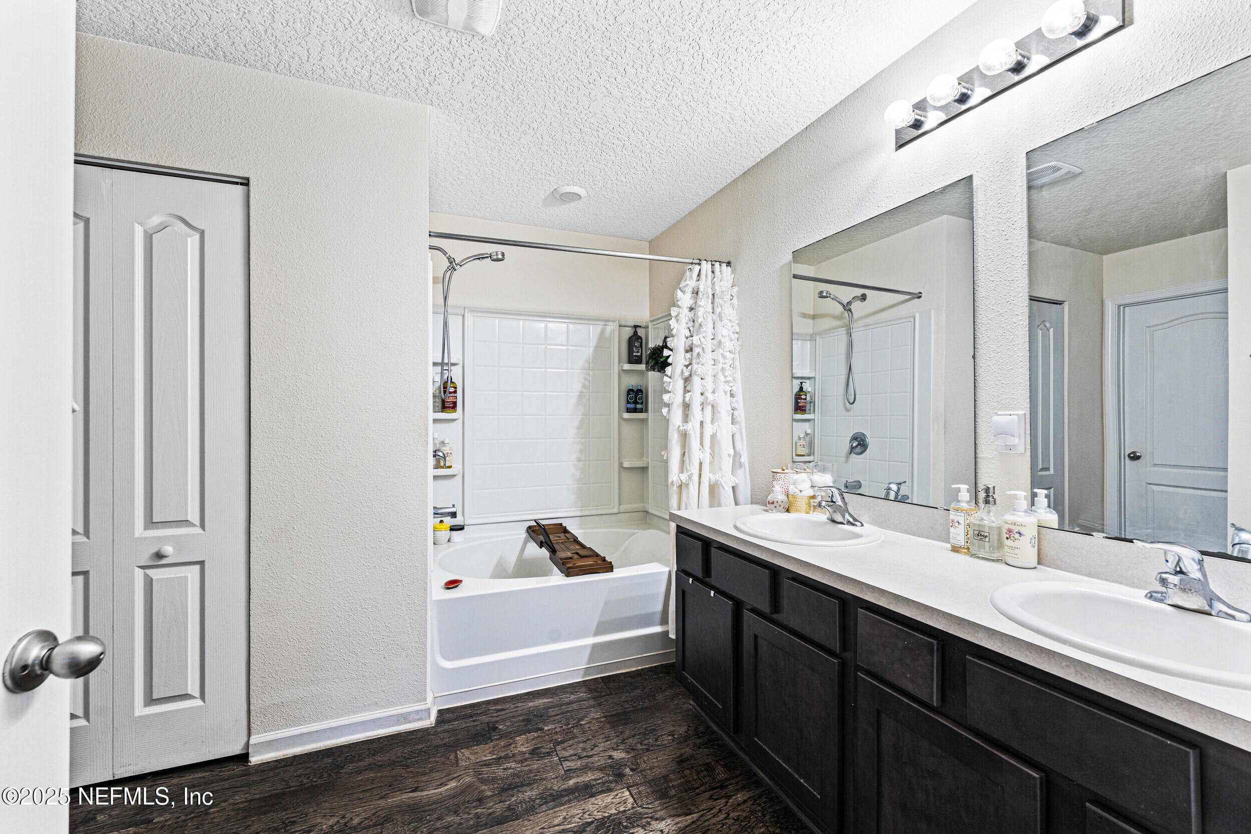 2513 BEACHVIEW Drive