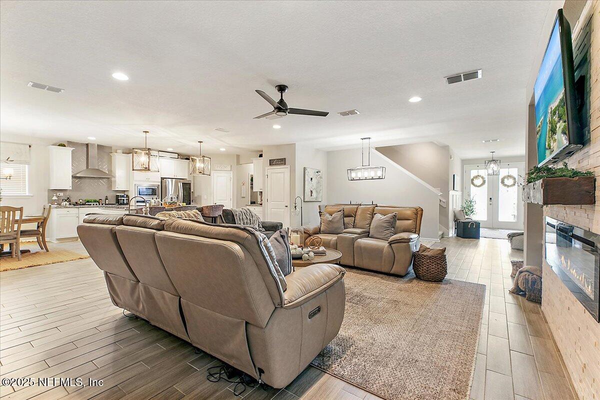 10040 SADDLE GATE Court