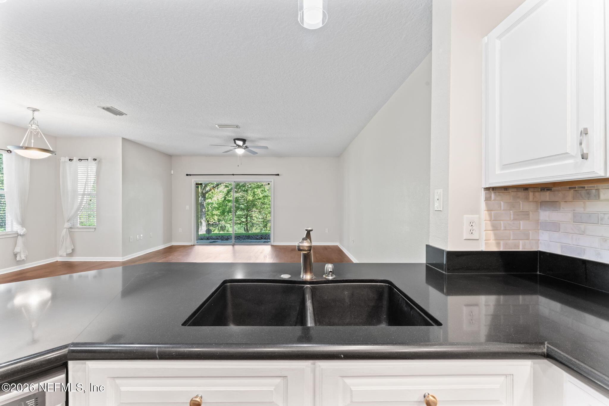 5663 GREENLAND Road, 1201