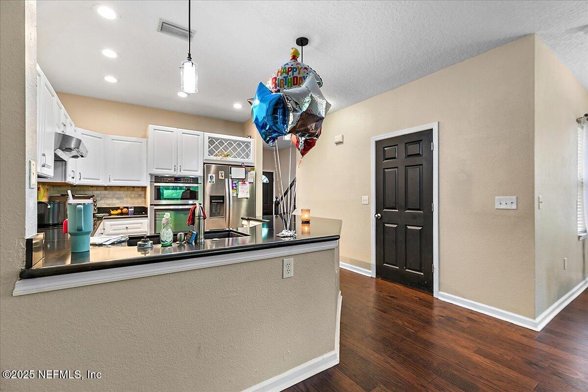 5663 GREENLAND Road, 1201