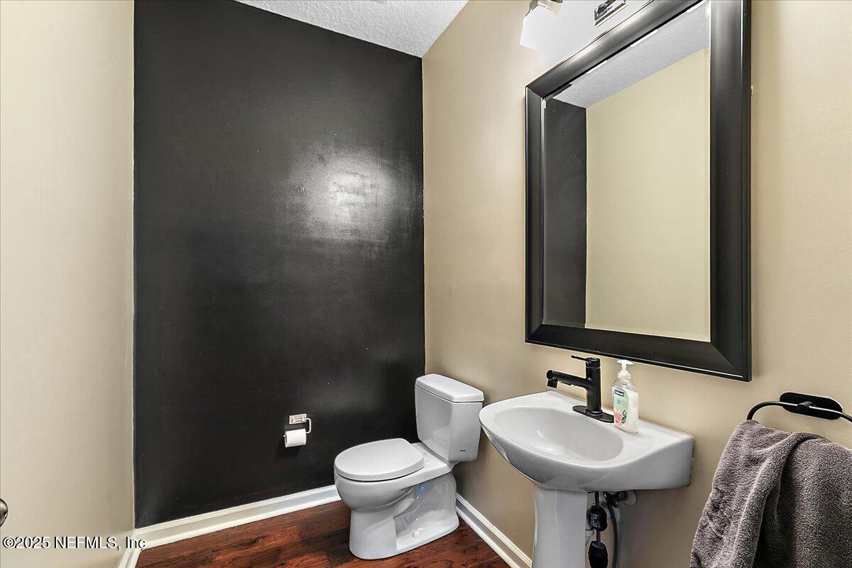 5663 GREENLAND Road, 1201