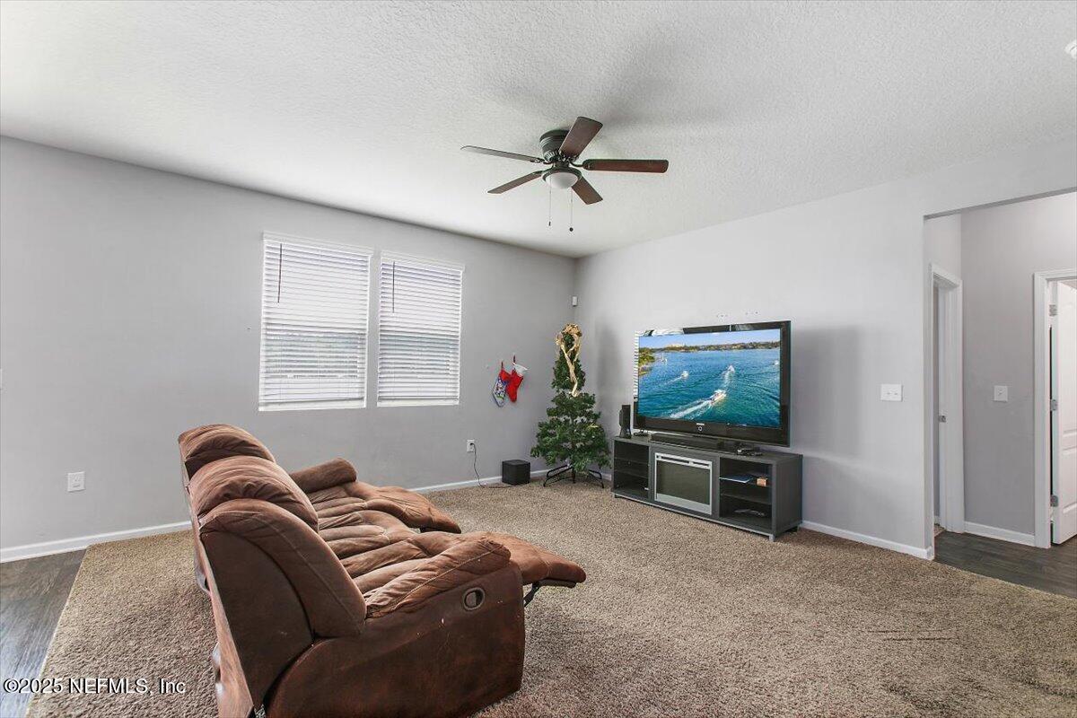 11613 WHITE STURGEON Court