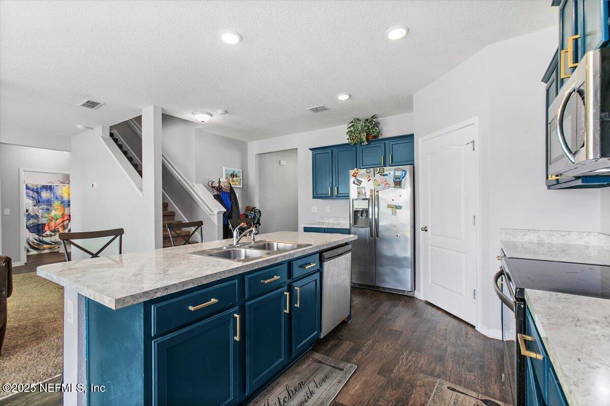 11613 WHITE STURGEON Court