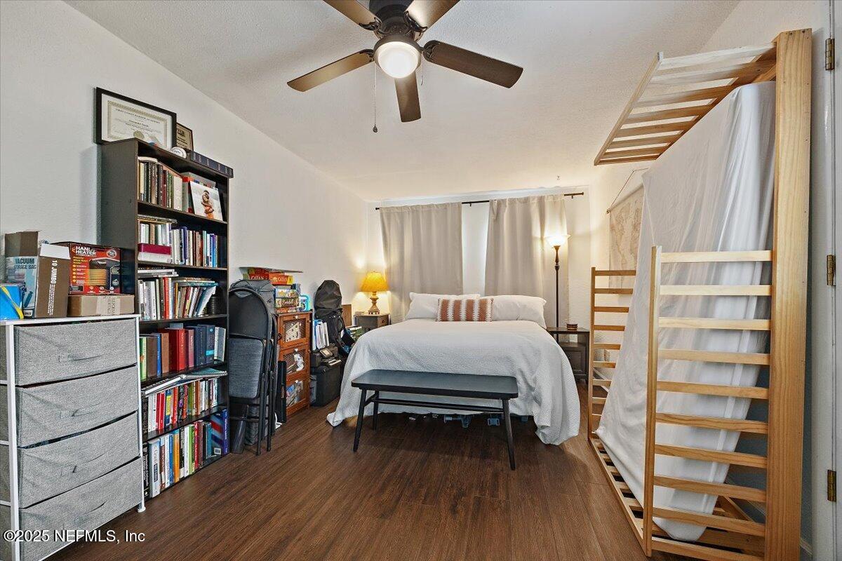 11715 MARINA Drive