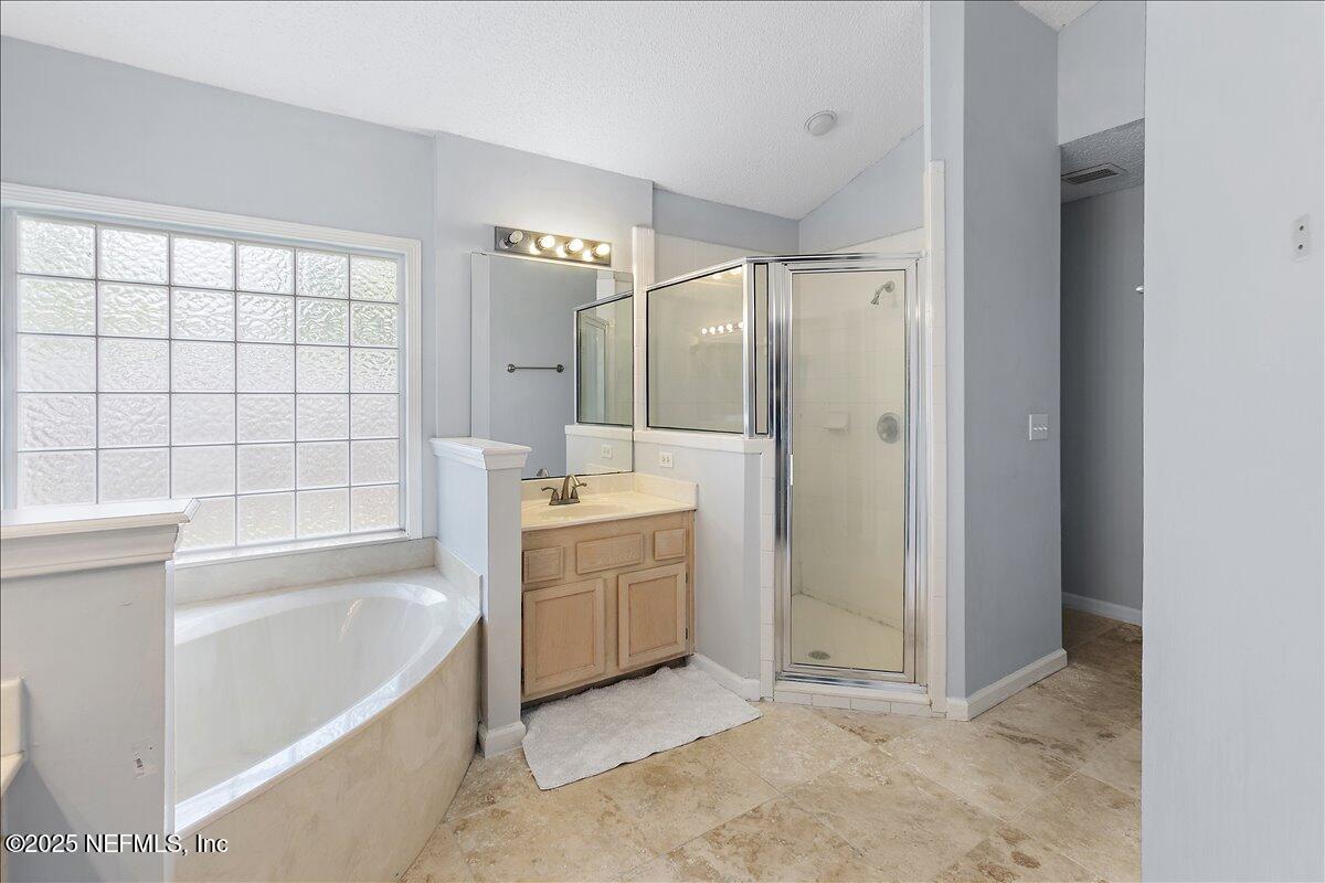 2450 BENTWATER Drive W