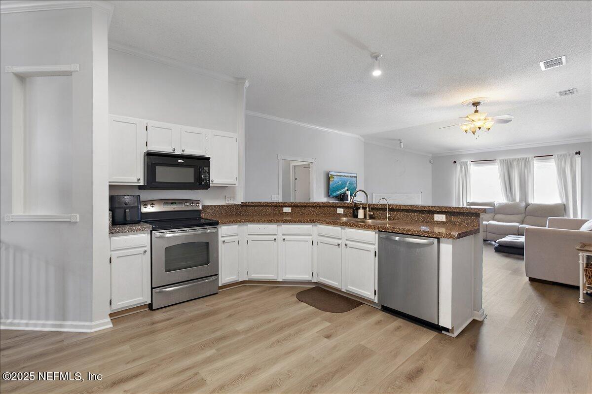 2450 BENTWATER Drive W