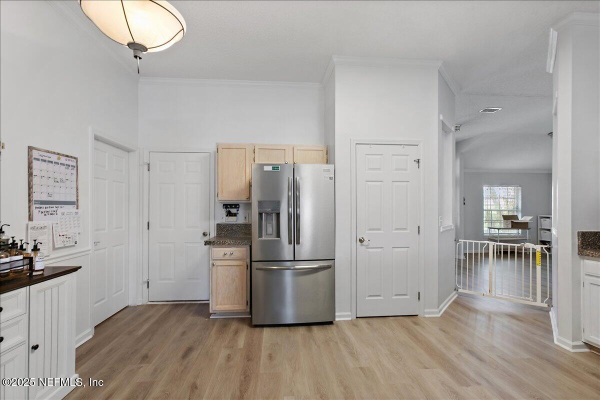 2450 BENTWATER Drive W