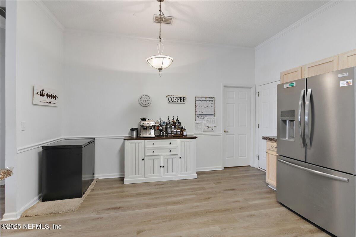 2450 BENTWATER Drive W