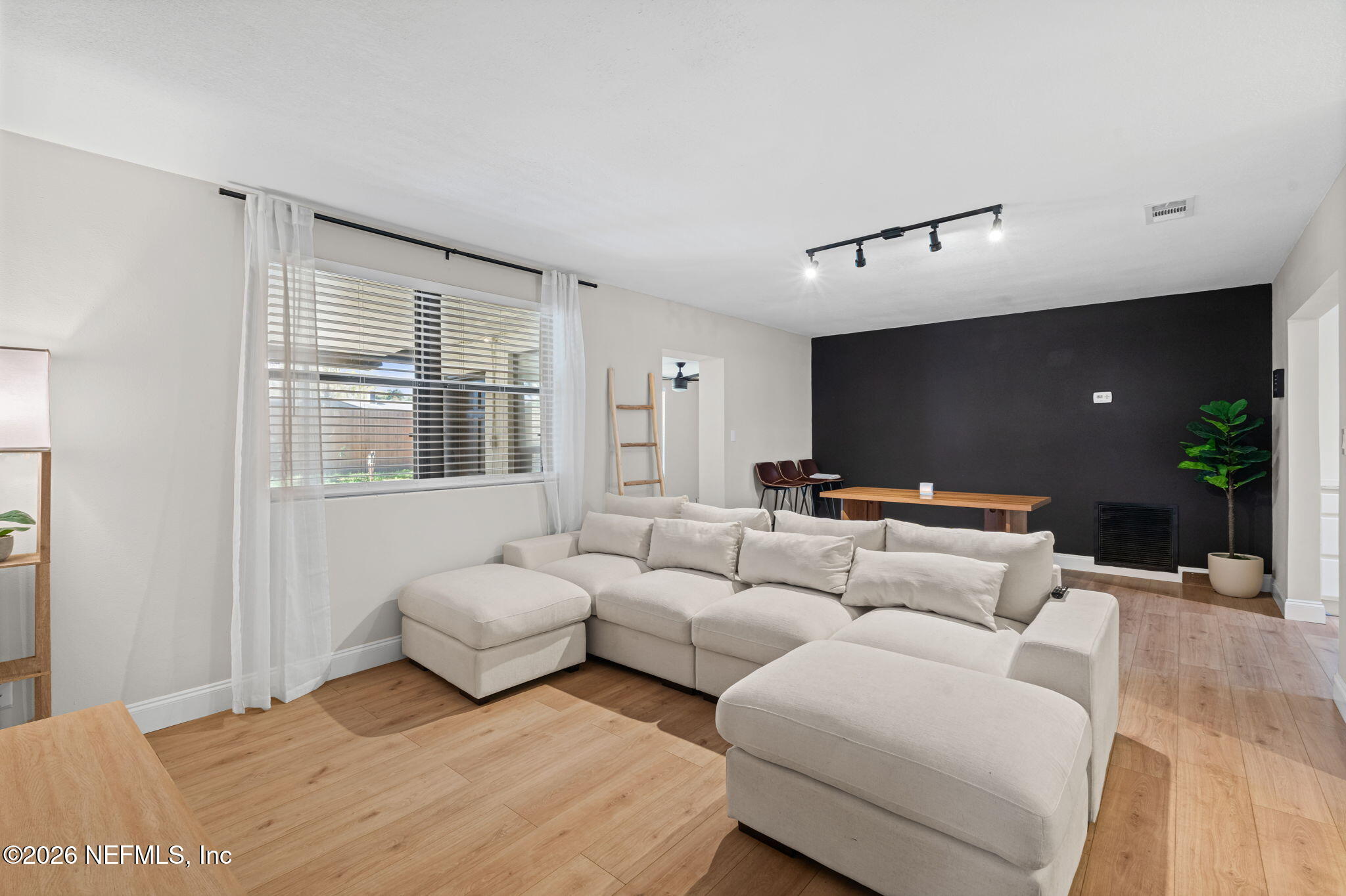 926 NIGHTINGALE Road