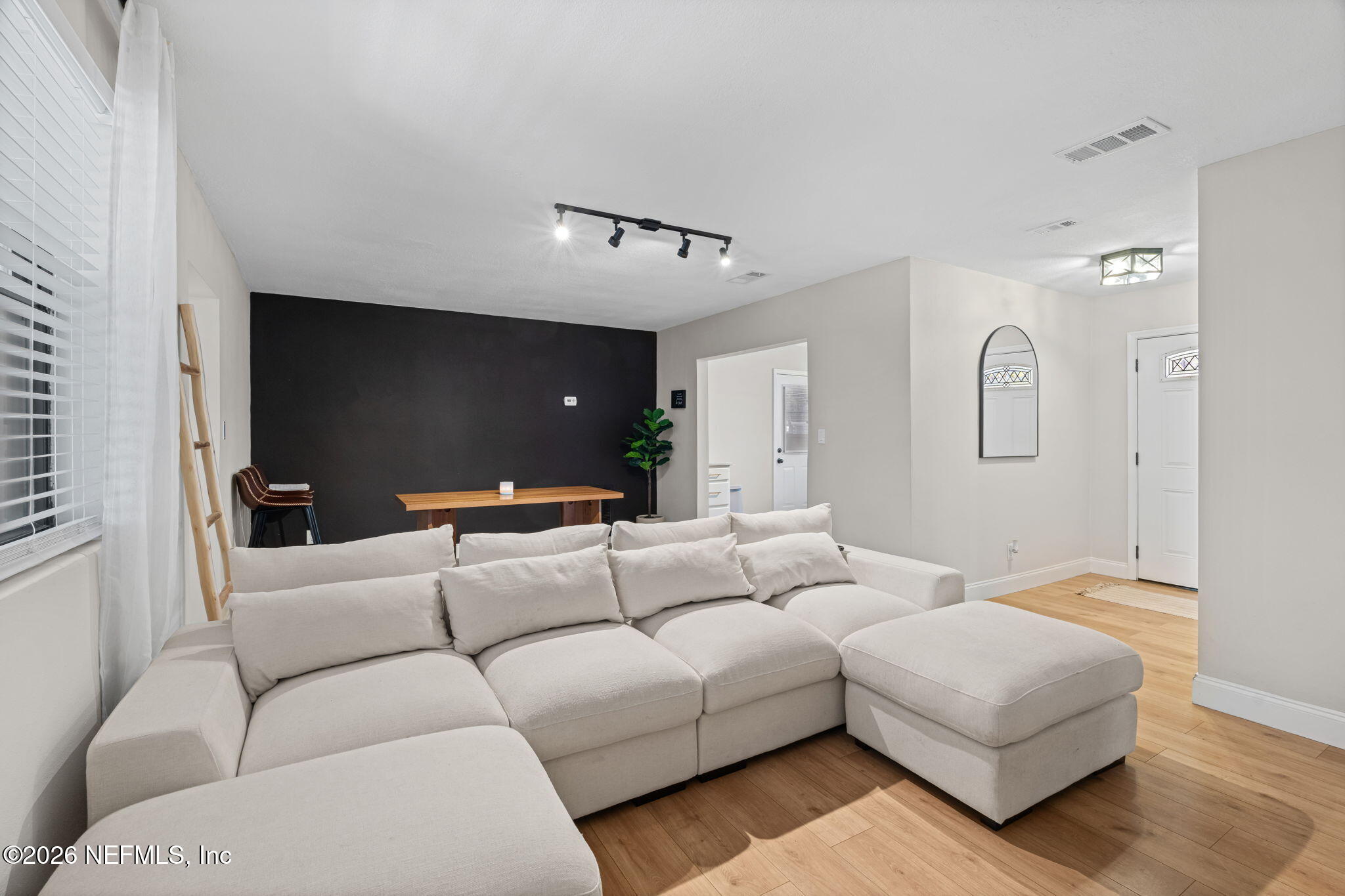 926 NIGHTINGALE Road