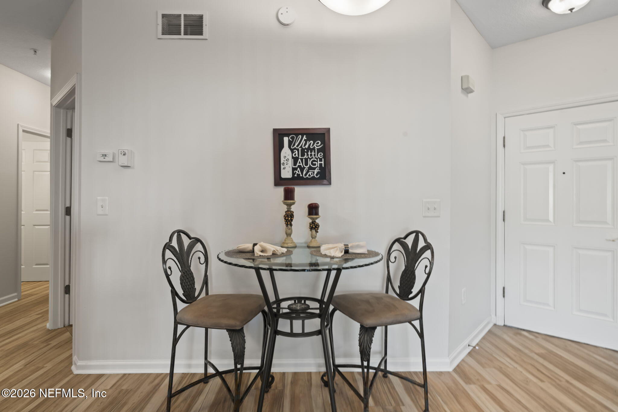 8218 GREEN PARROT Road 105