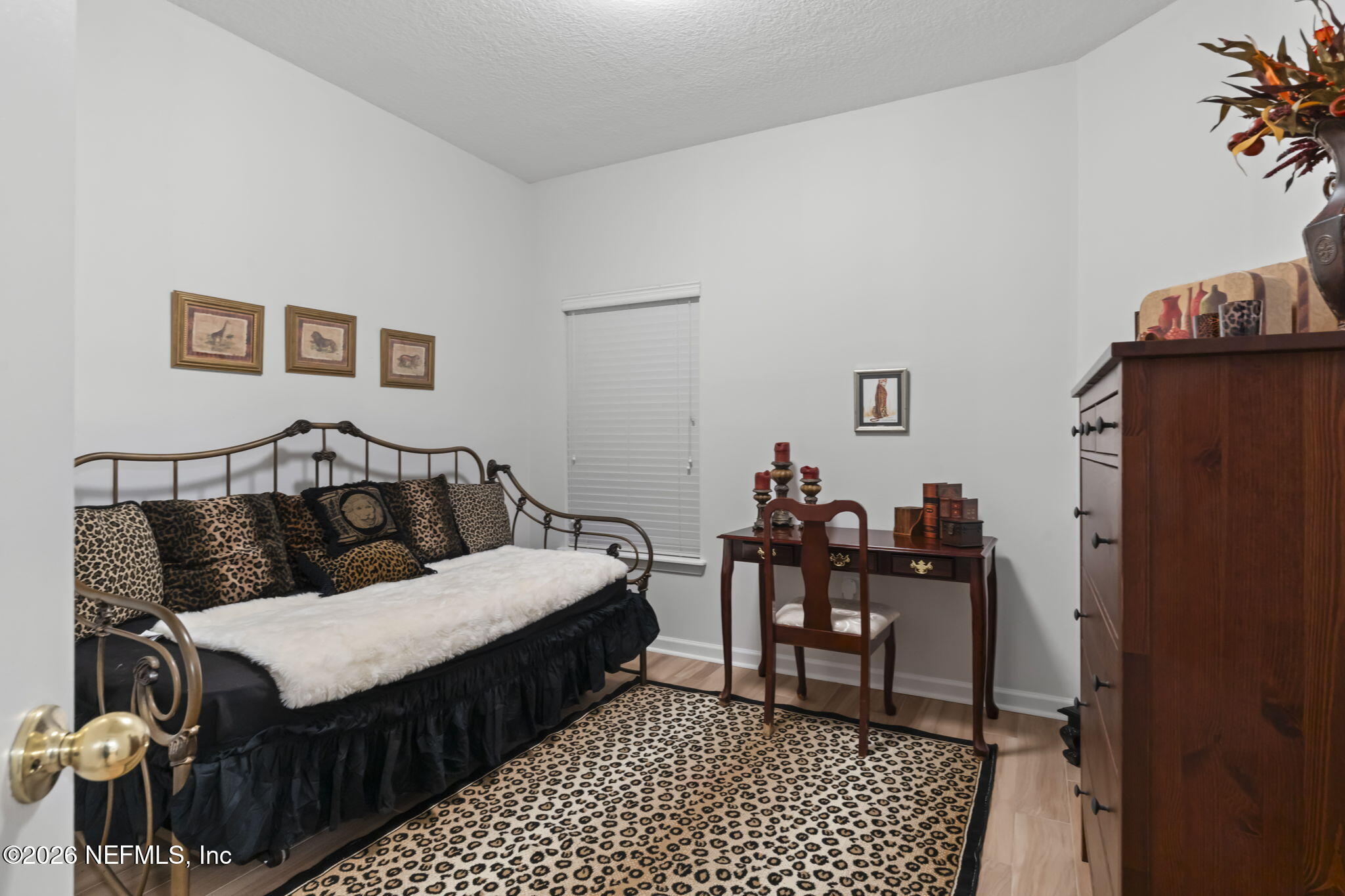 8218 GREEN PARROT Road 105