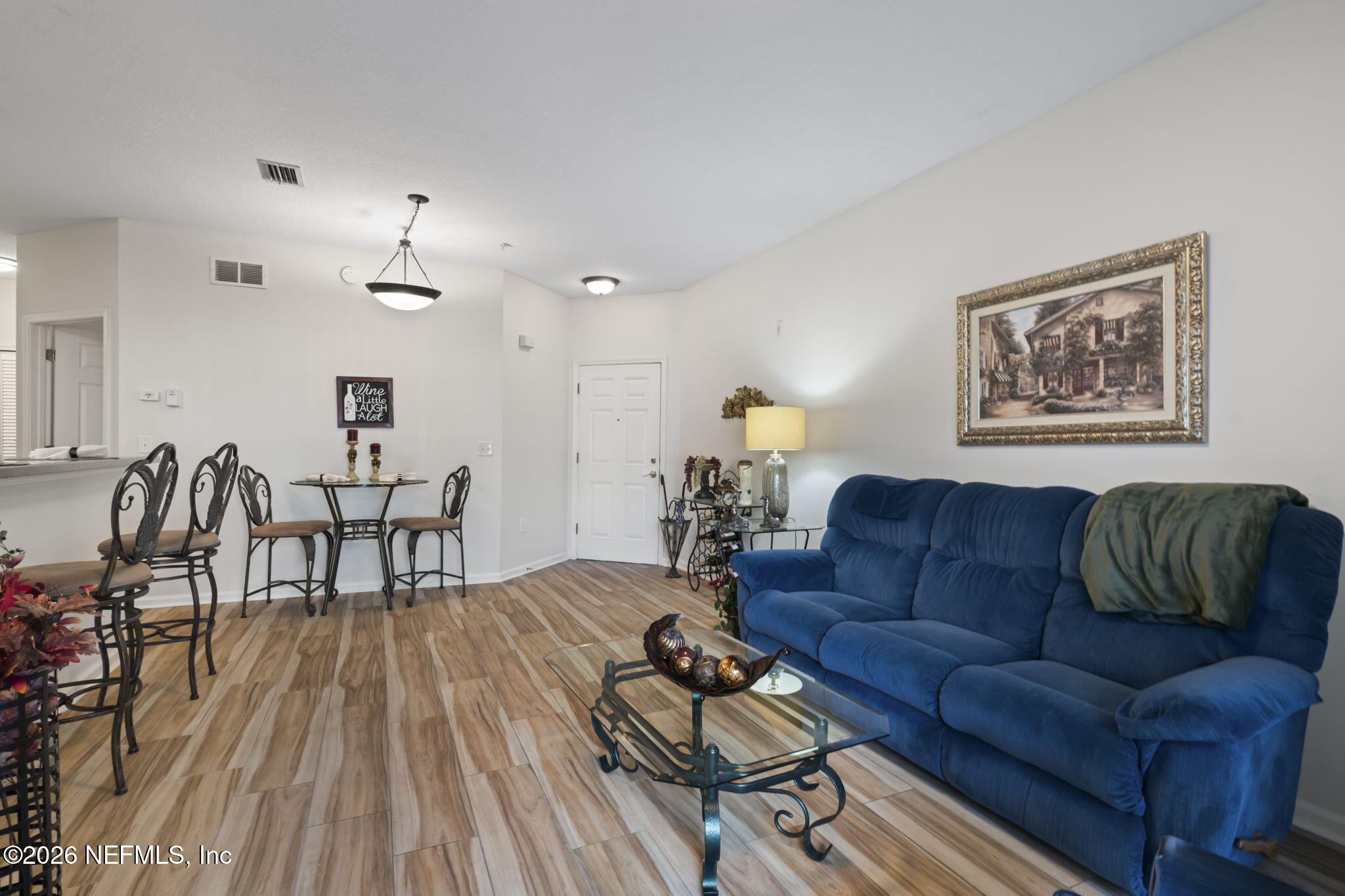 8218 GREEN PARROT Road 105