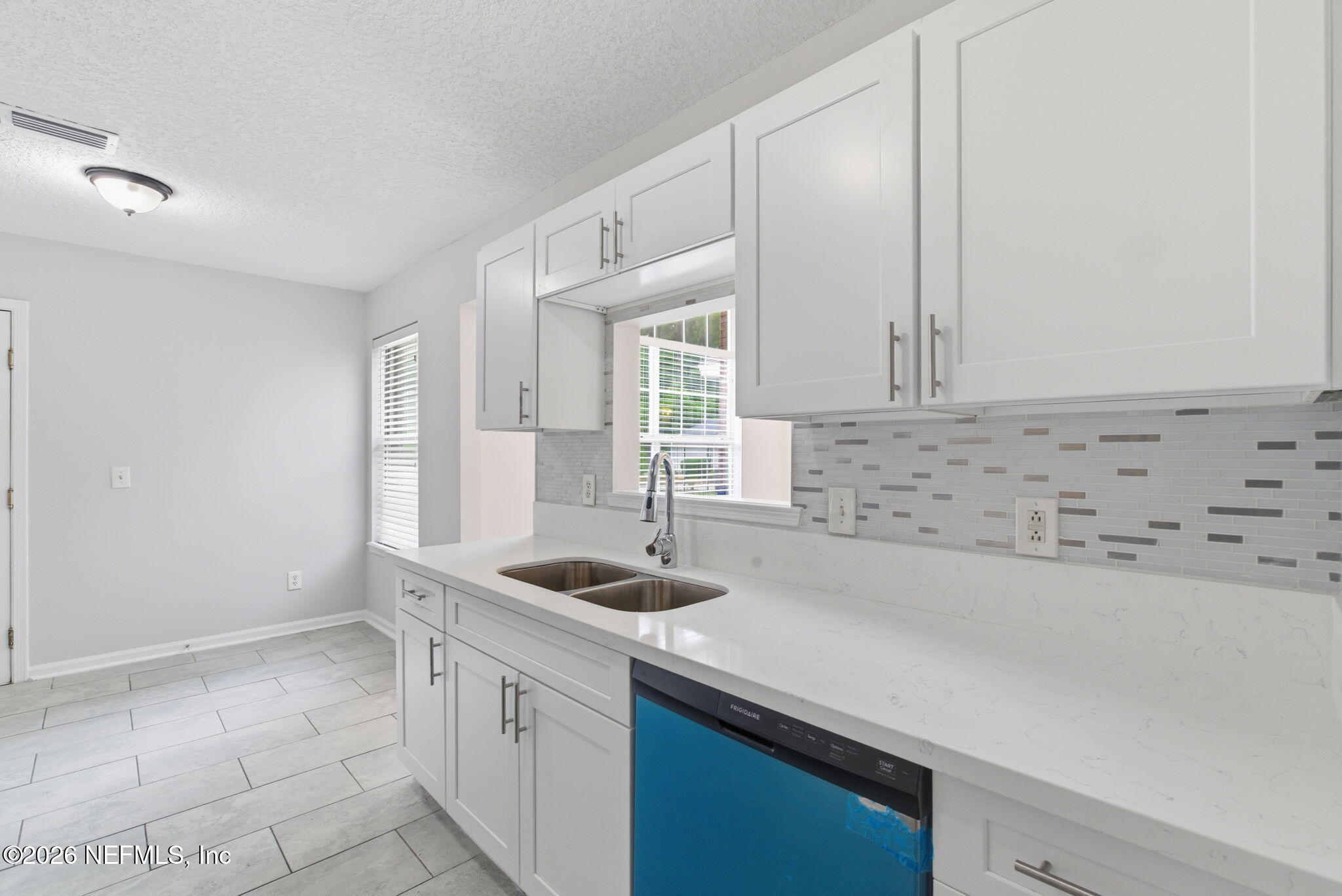 2352 SCENIC VIEW Court