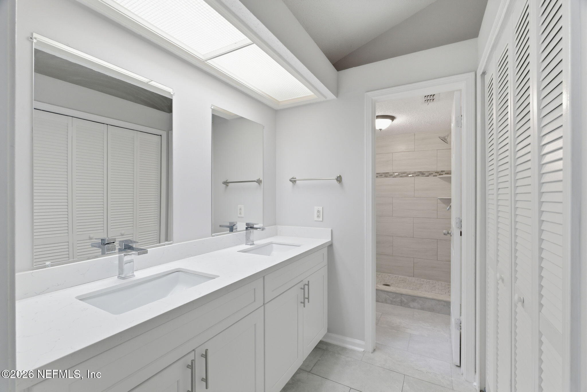 2352 SCENIC VIEW Court