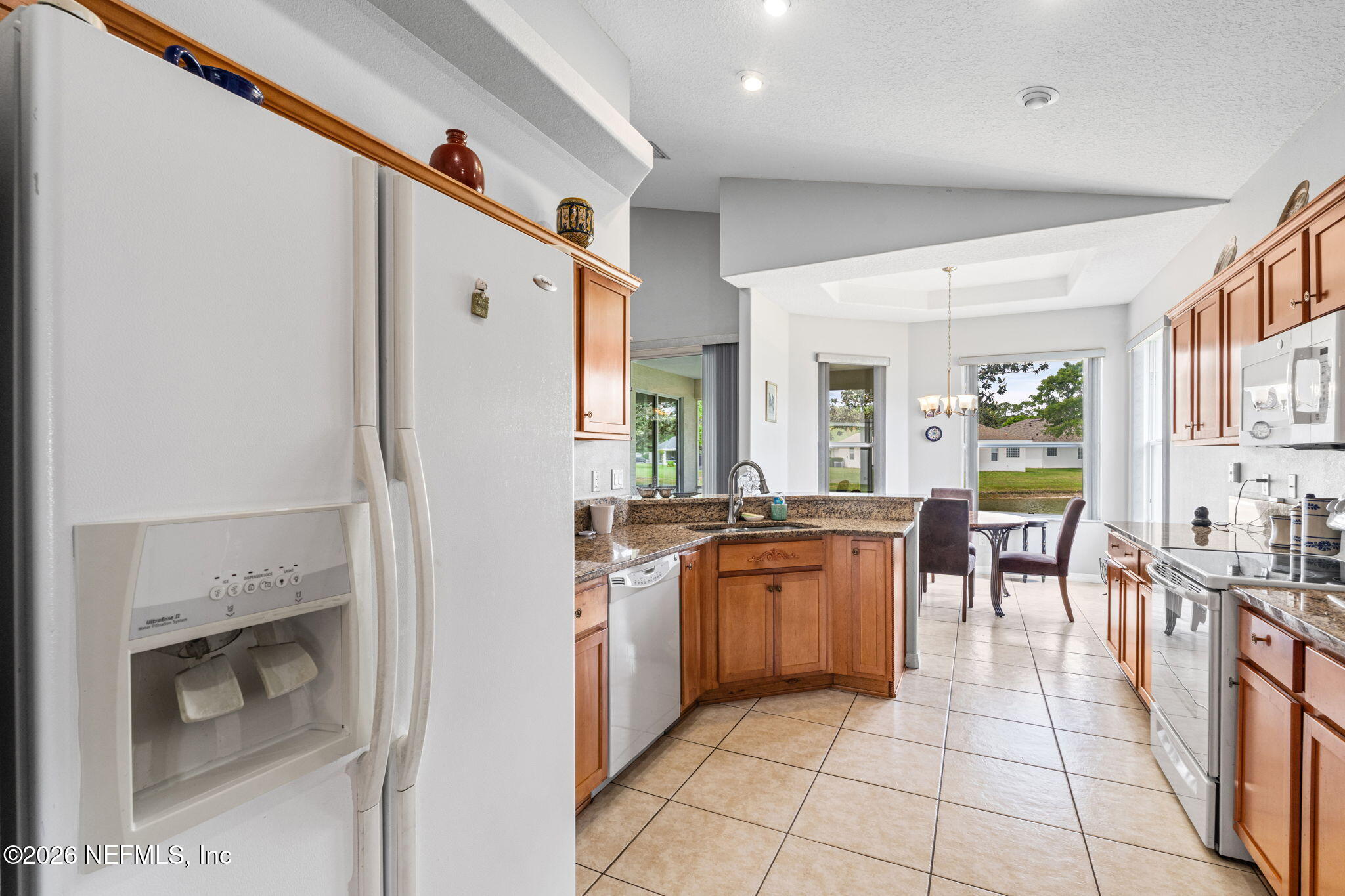 15 ROYALE Lane