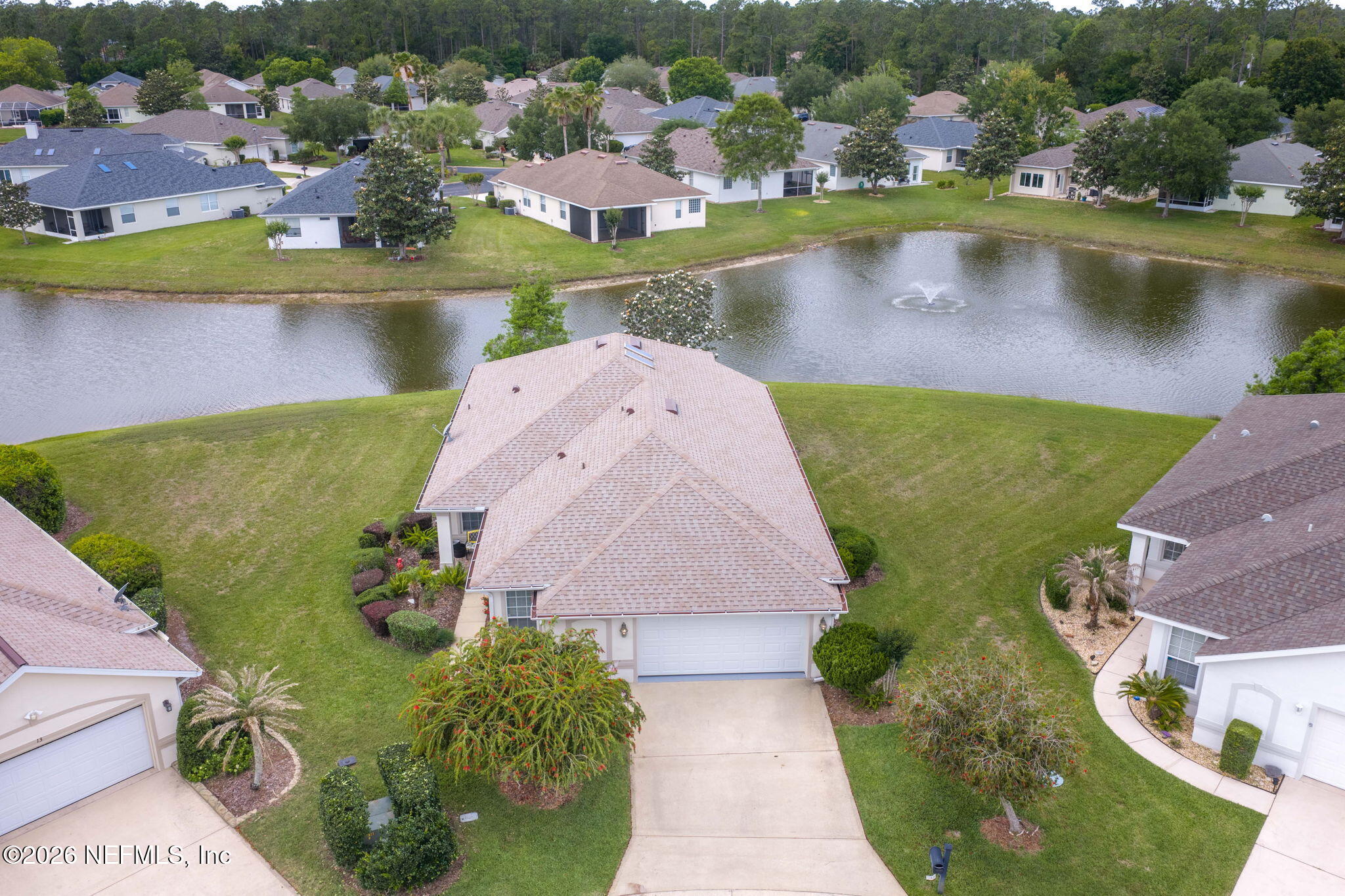 15 ROYALE Lane