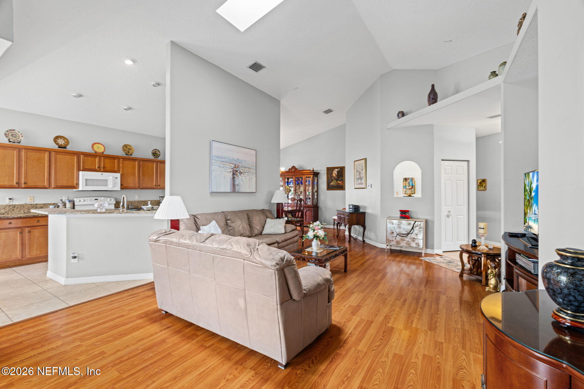 15 ROYALE Lane
