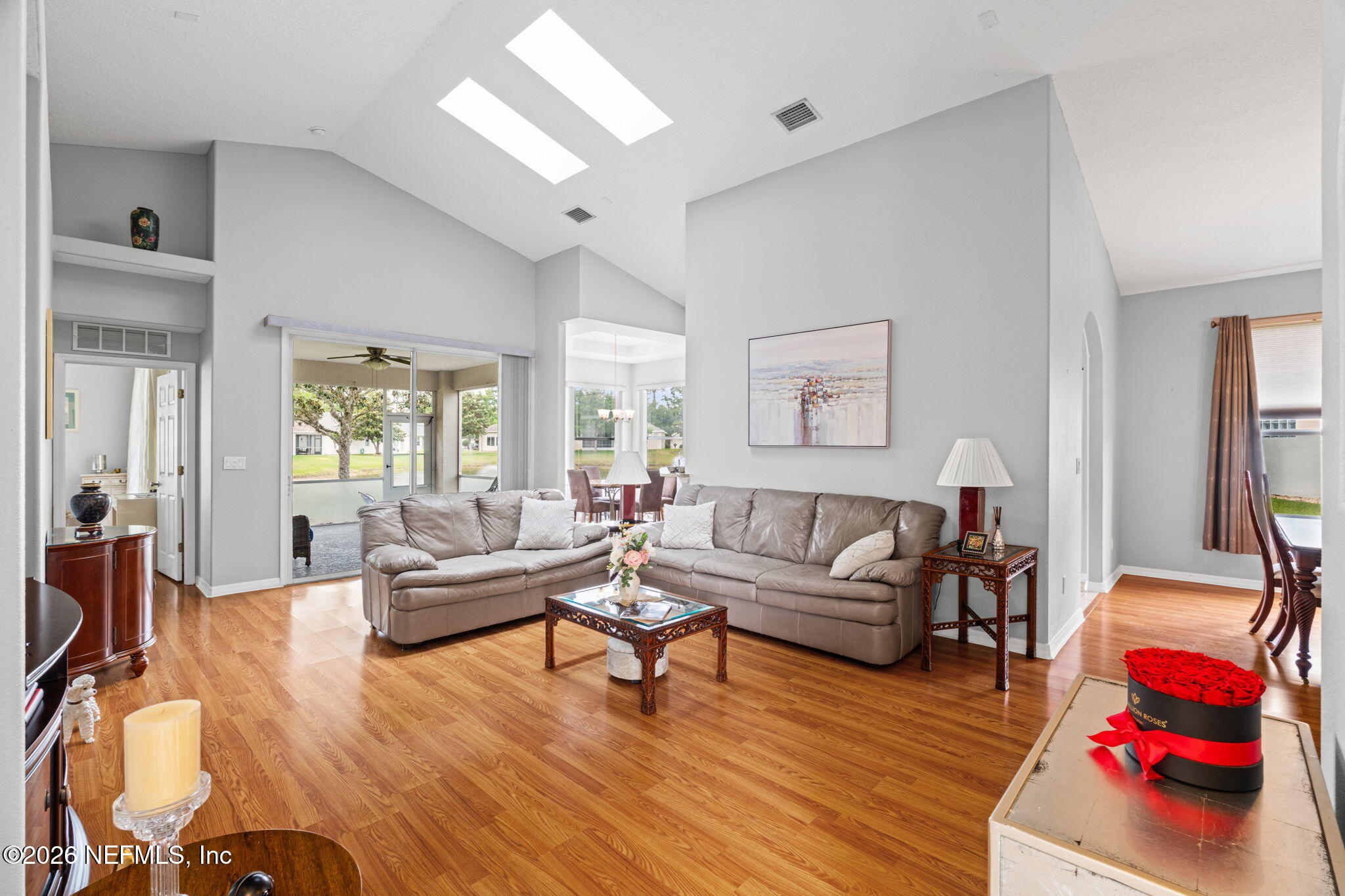 15 ROYALE Lane