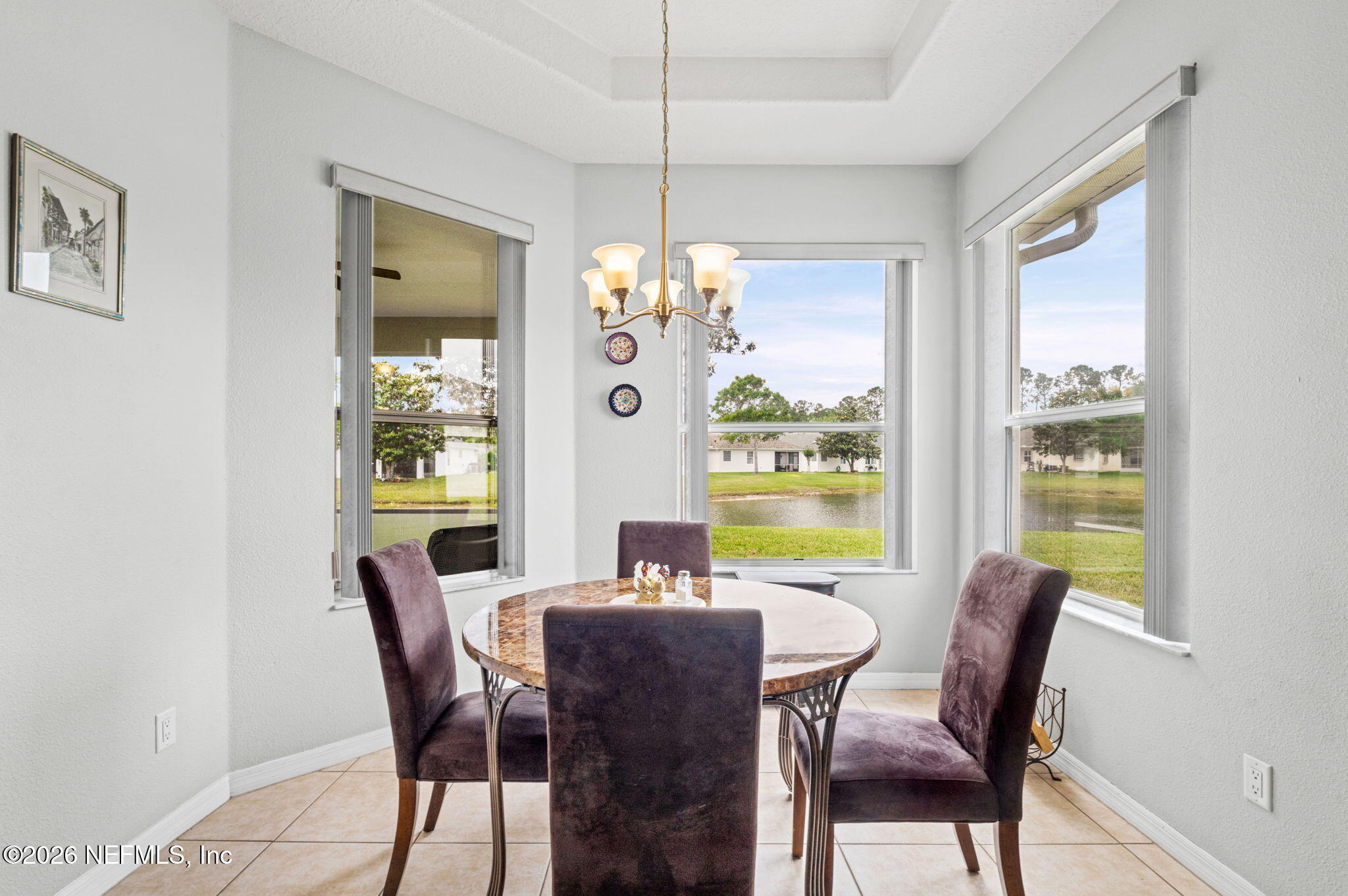 15 ROYALE Lane