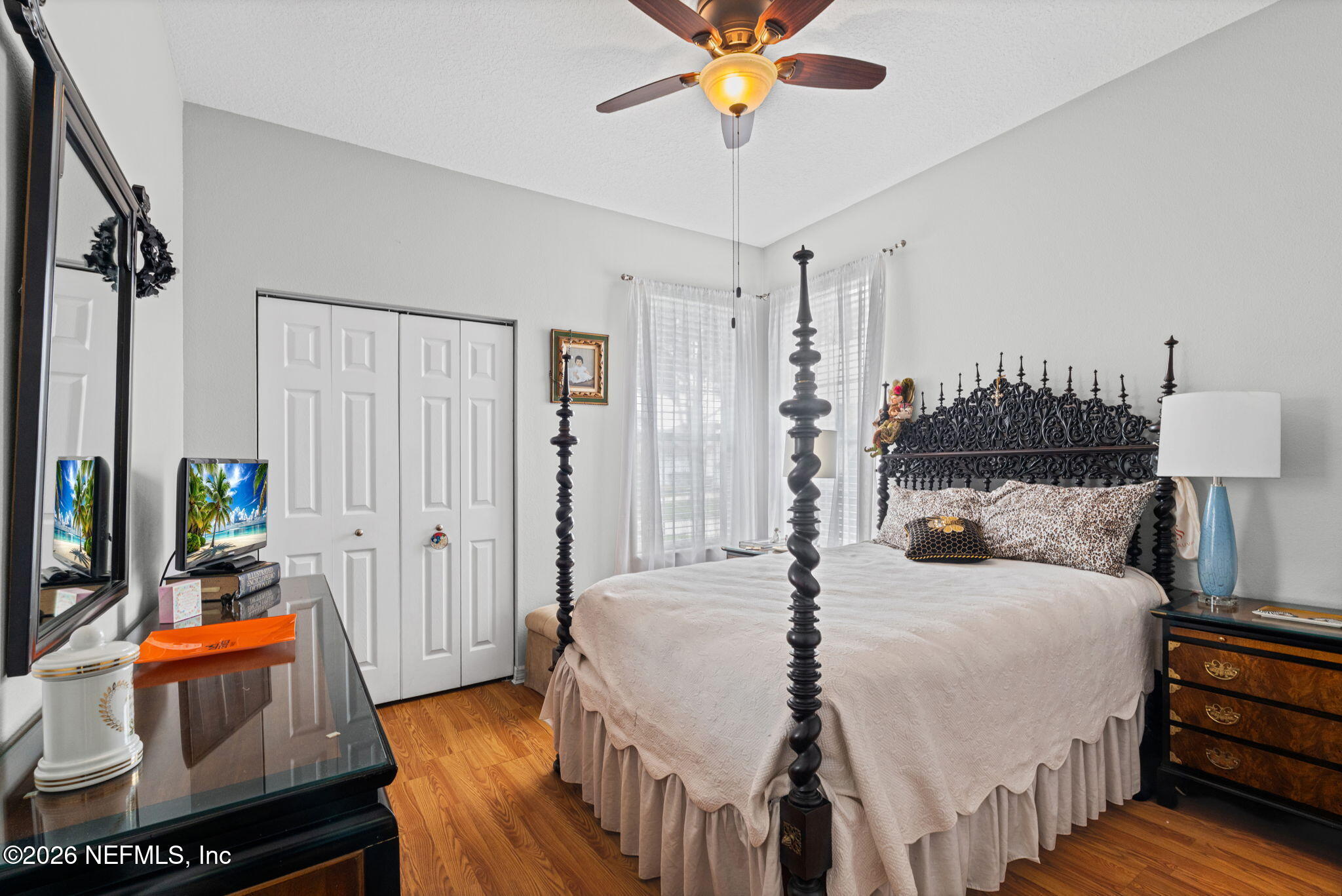 15 ROYALE Lane