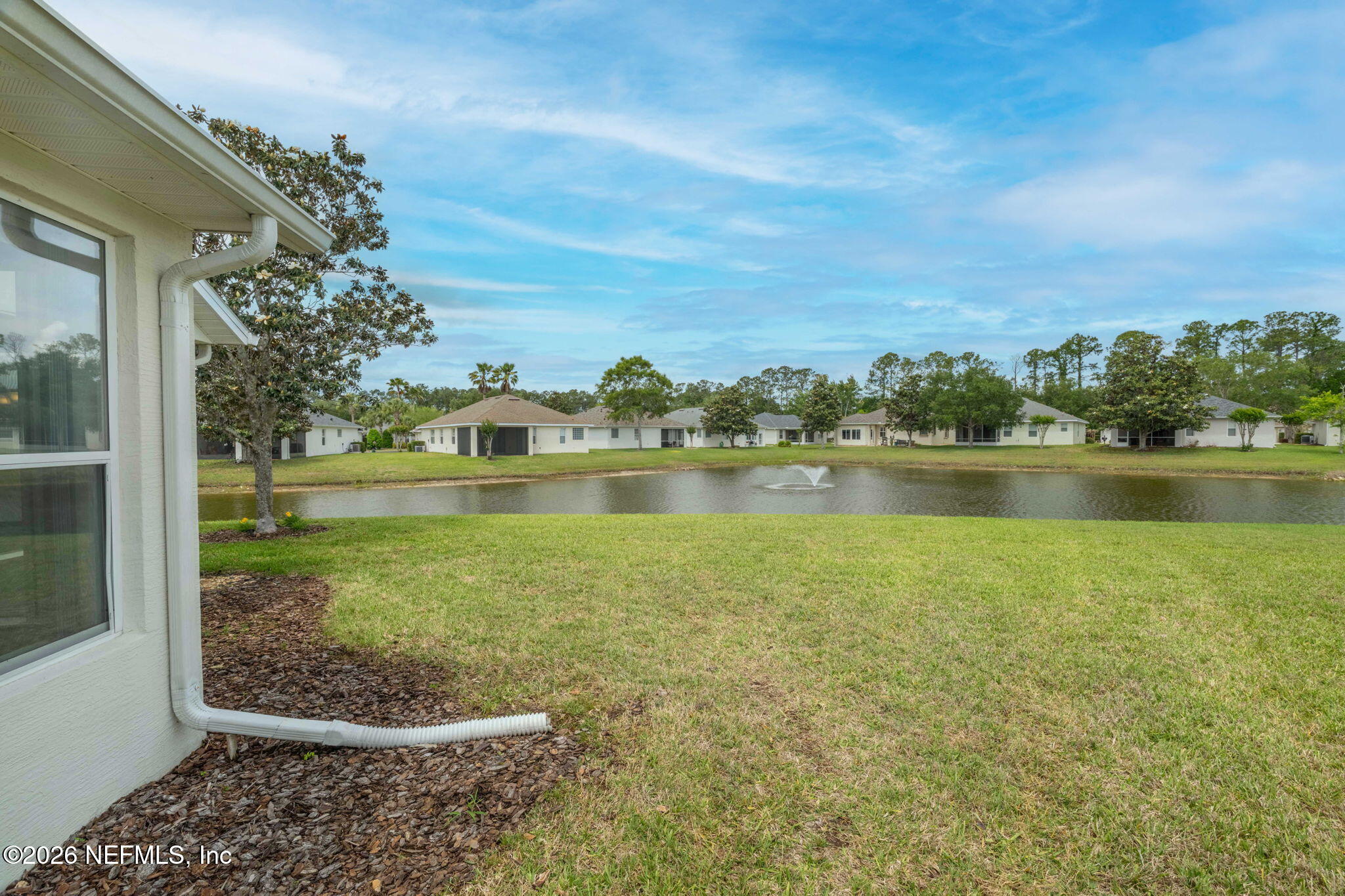 15 ROYALE Lane