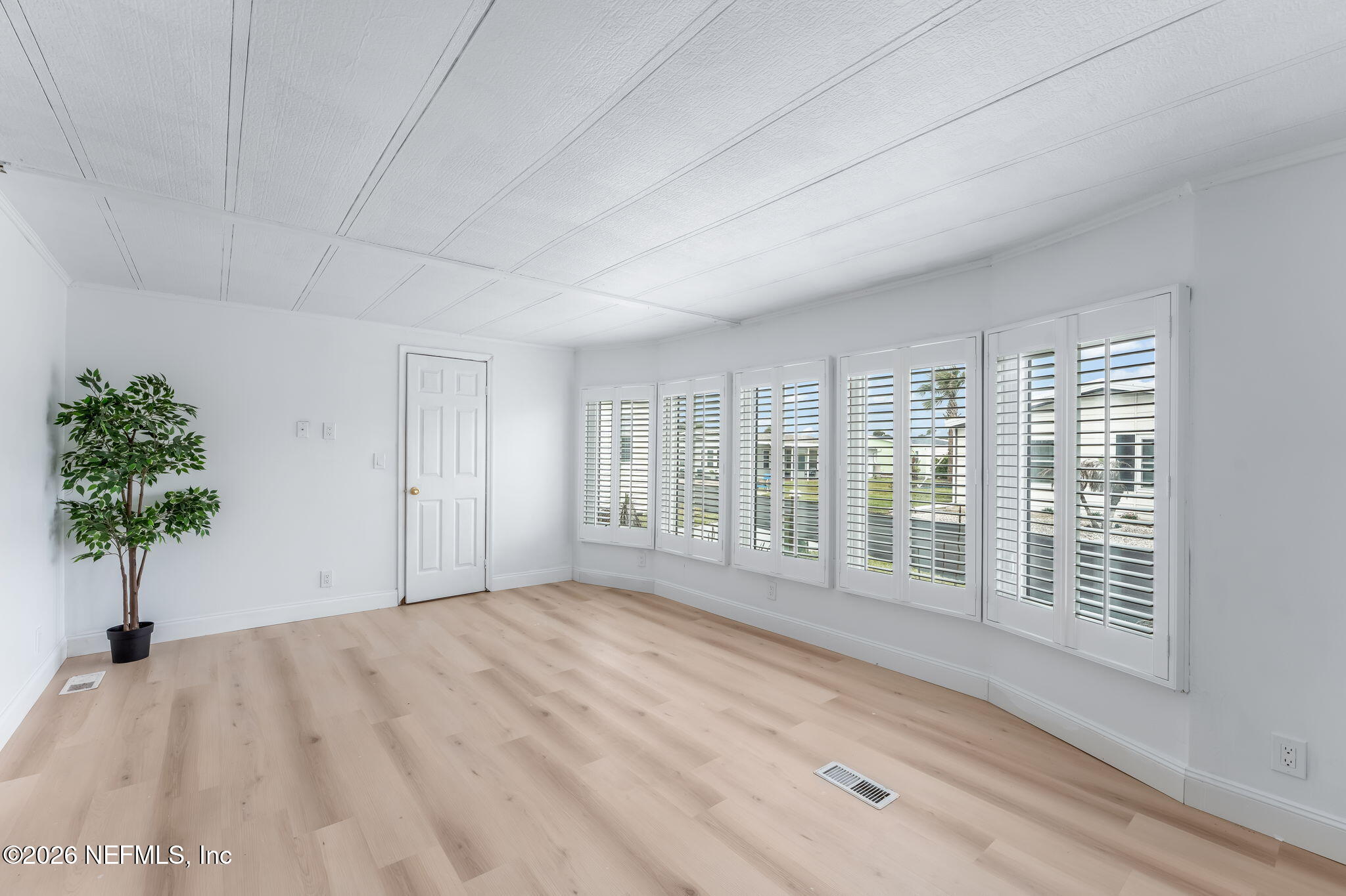 264 SEABREEZE Drive
