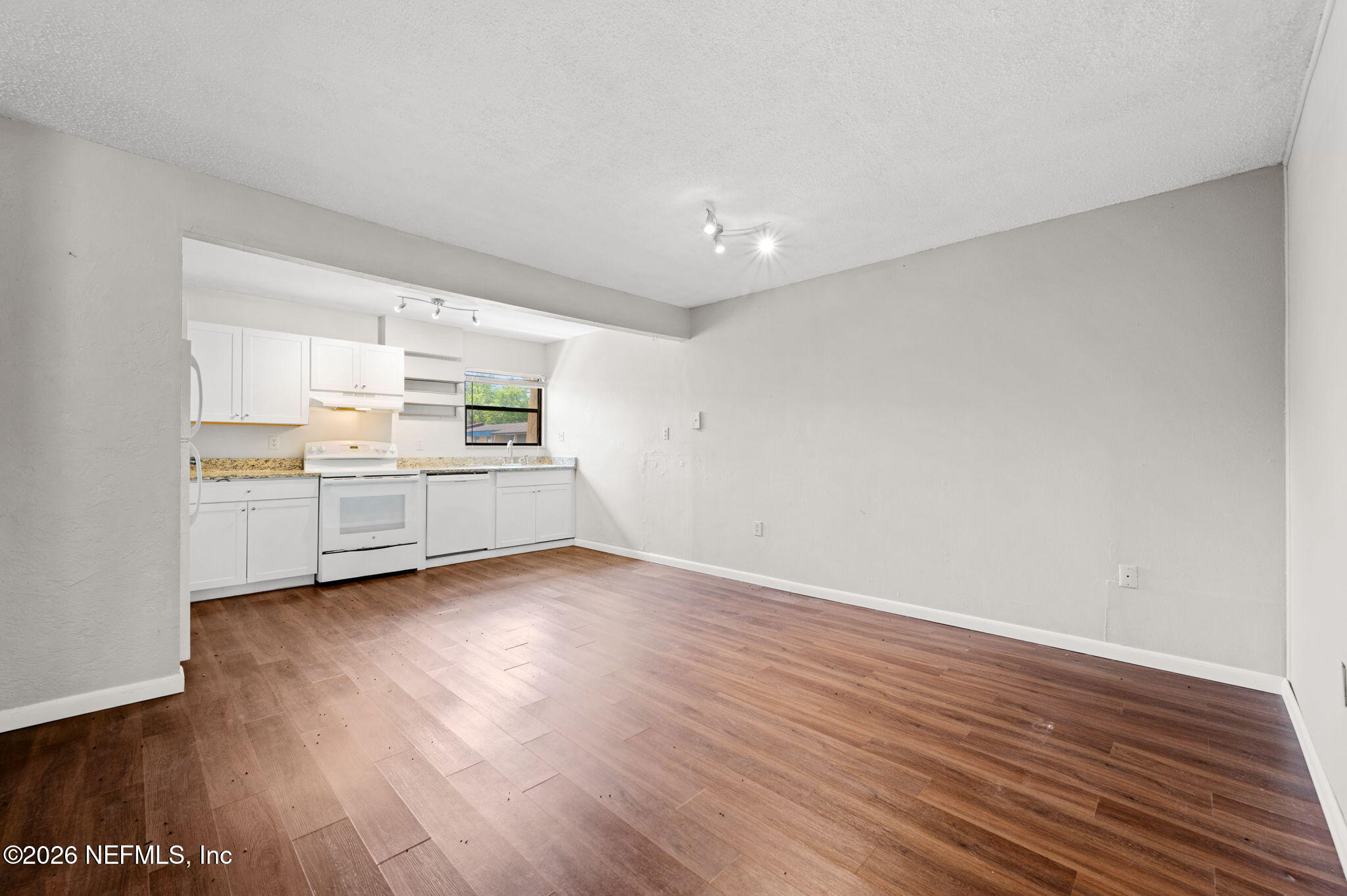 2811 SW ARCHER Road C18