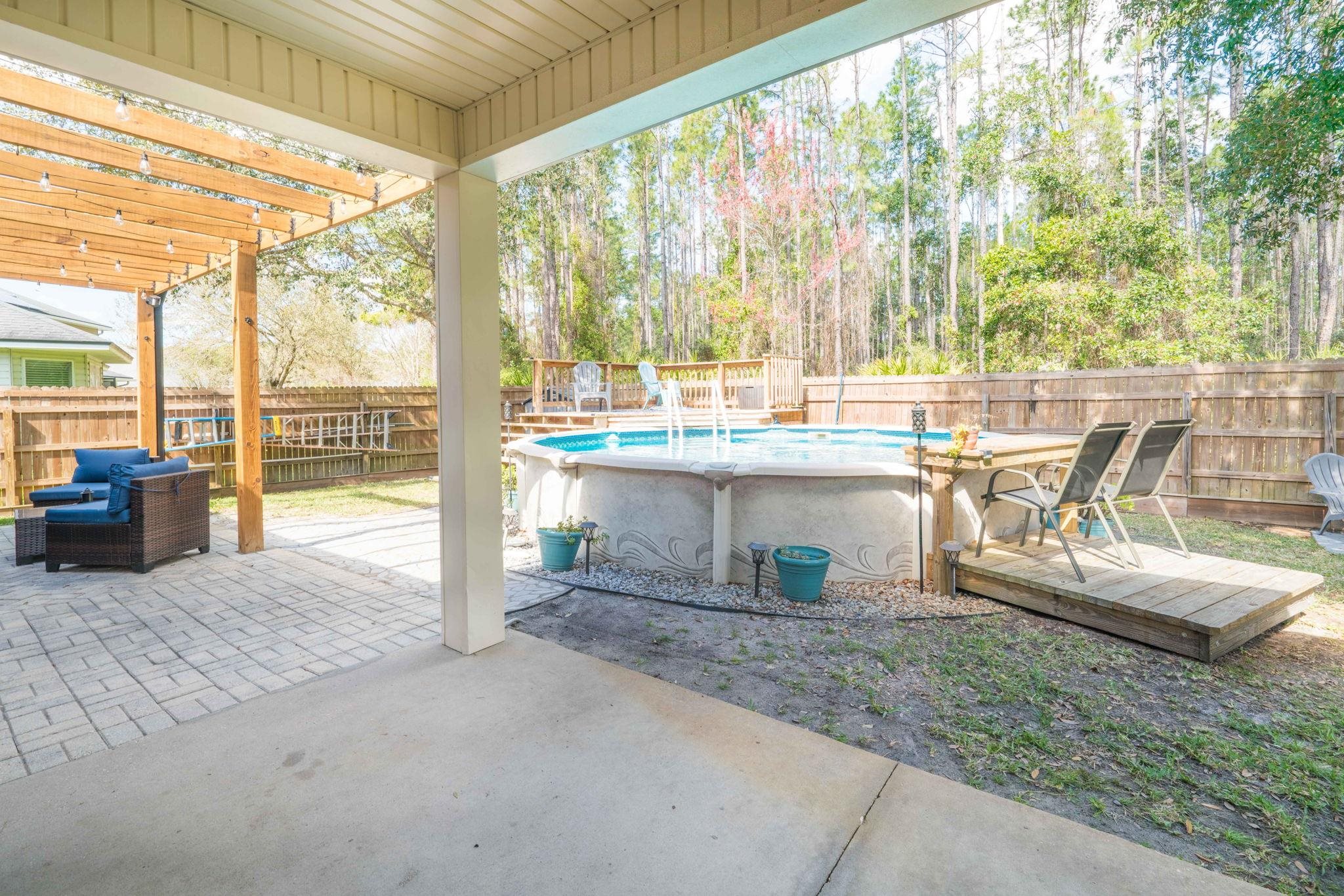 467 W New England Dr